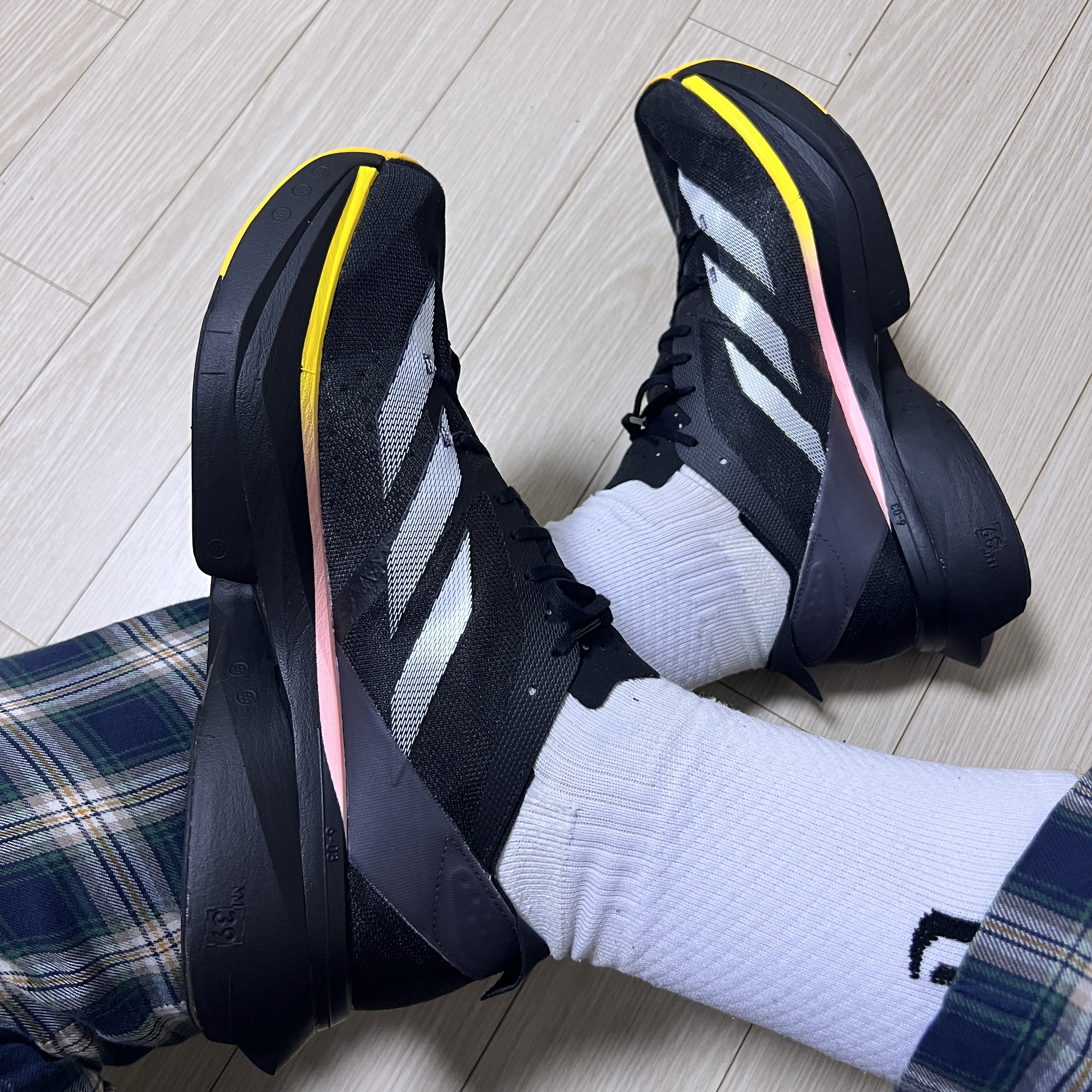 Adidas Adizero Adios Pro 3 Core Black Zero Metalic 착용 스타일 - 3