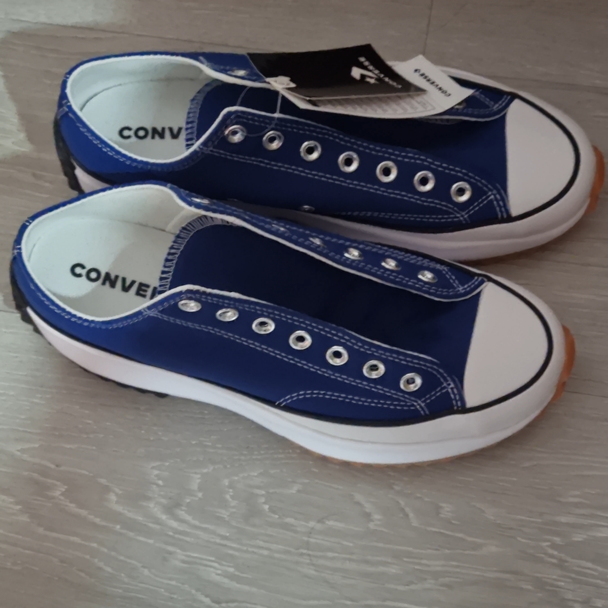 Converse Run Star Hike Low Rush Blue 착용 스타일