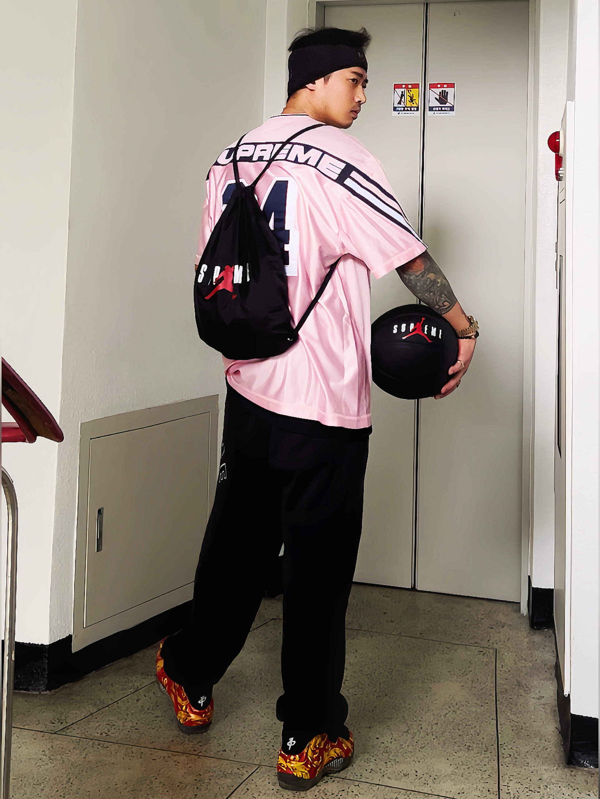 Supreme x Jordan Headband Black - 24FW, Supreme x Jordan Drawstring Bag Black - 24FW 착용 스타일 - 8