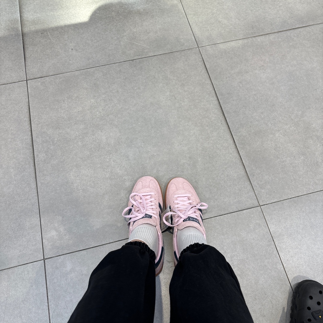 (W) Adidas Spezial Handball Clear Pink 착용 스타일