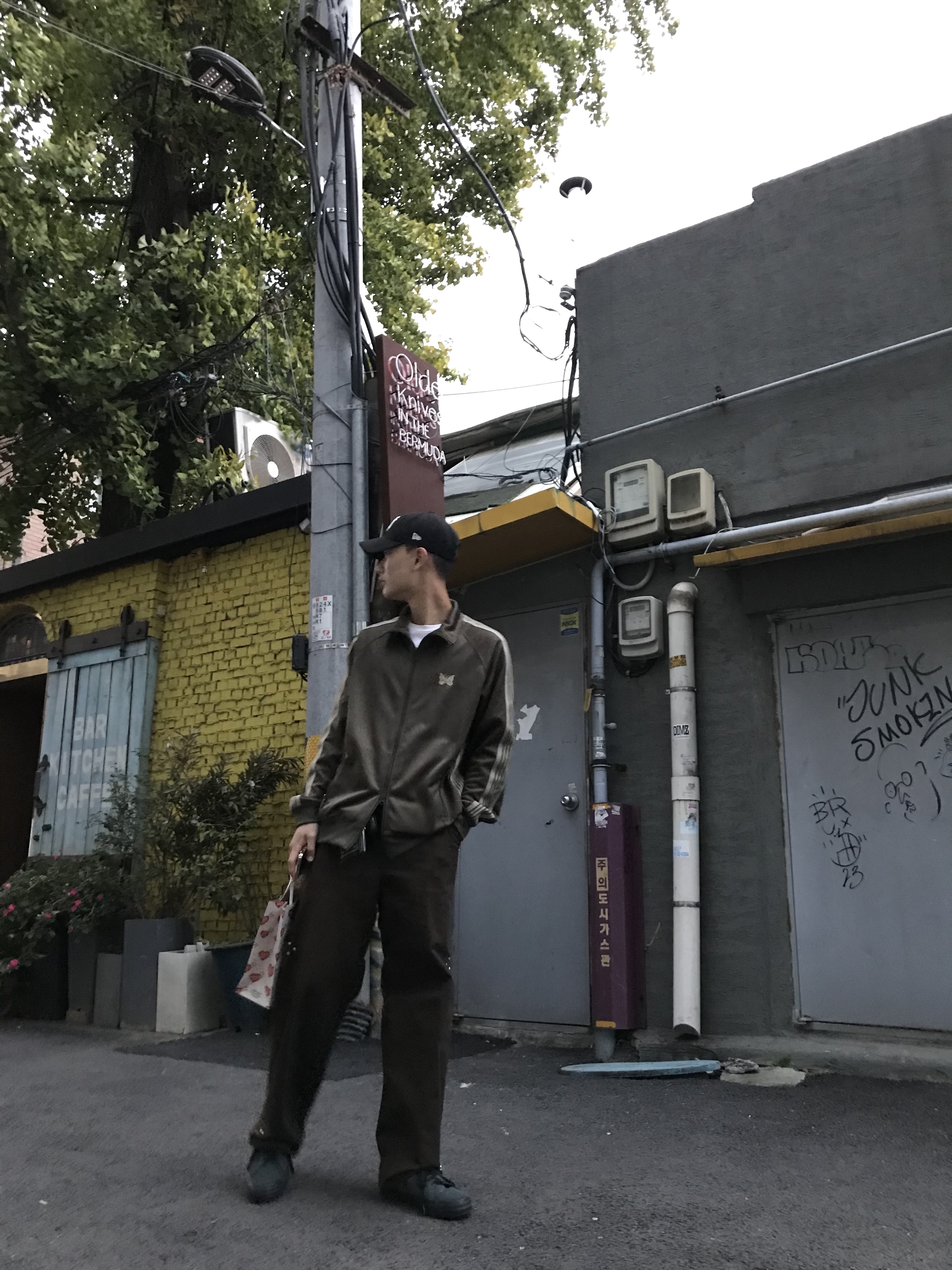 Needles x LHP Track Jacket Poly Smooth Olive, Converse One Star Pro Classic Suede Secret Pines 착용 스타일 - 1