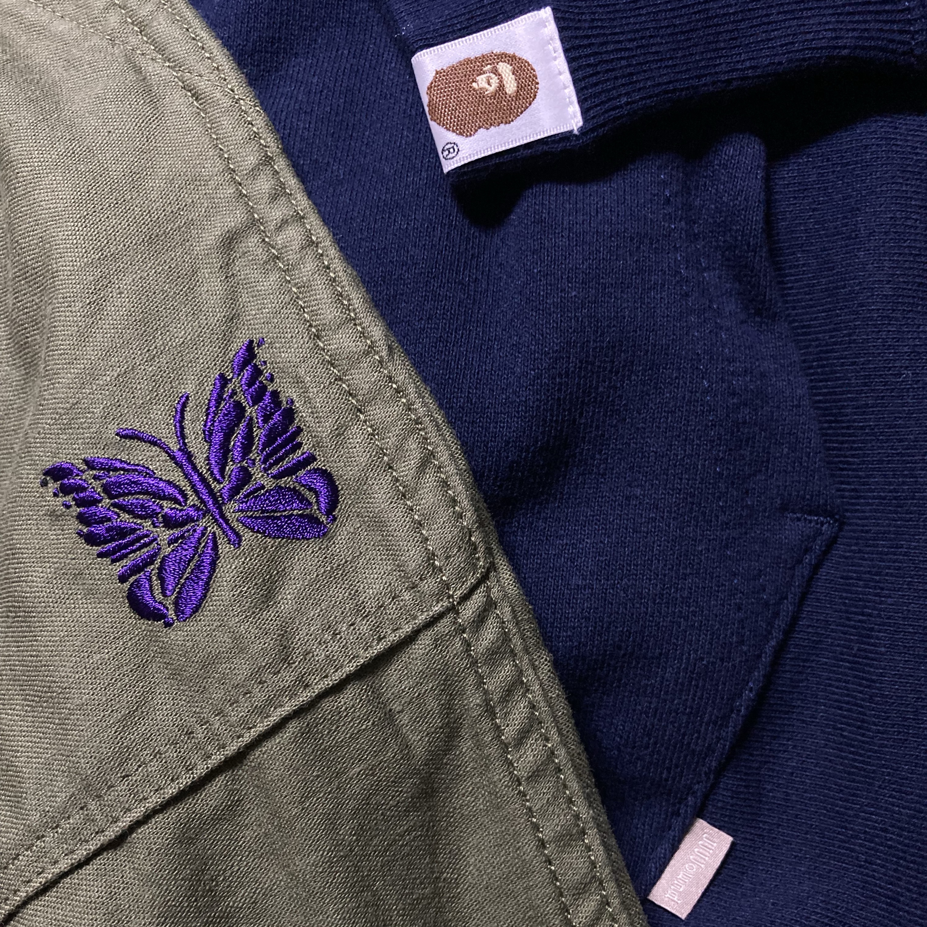 Needles String Fatigue Pants Back Sateen Olive, BAPE x JJJJound Relaxed Classic College Pullover Hoodie Navy 착용 스타일 - 2