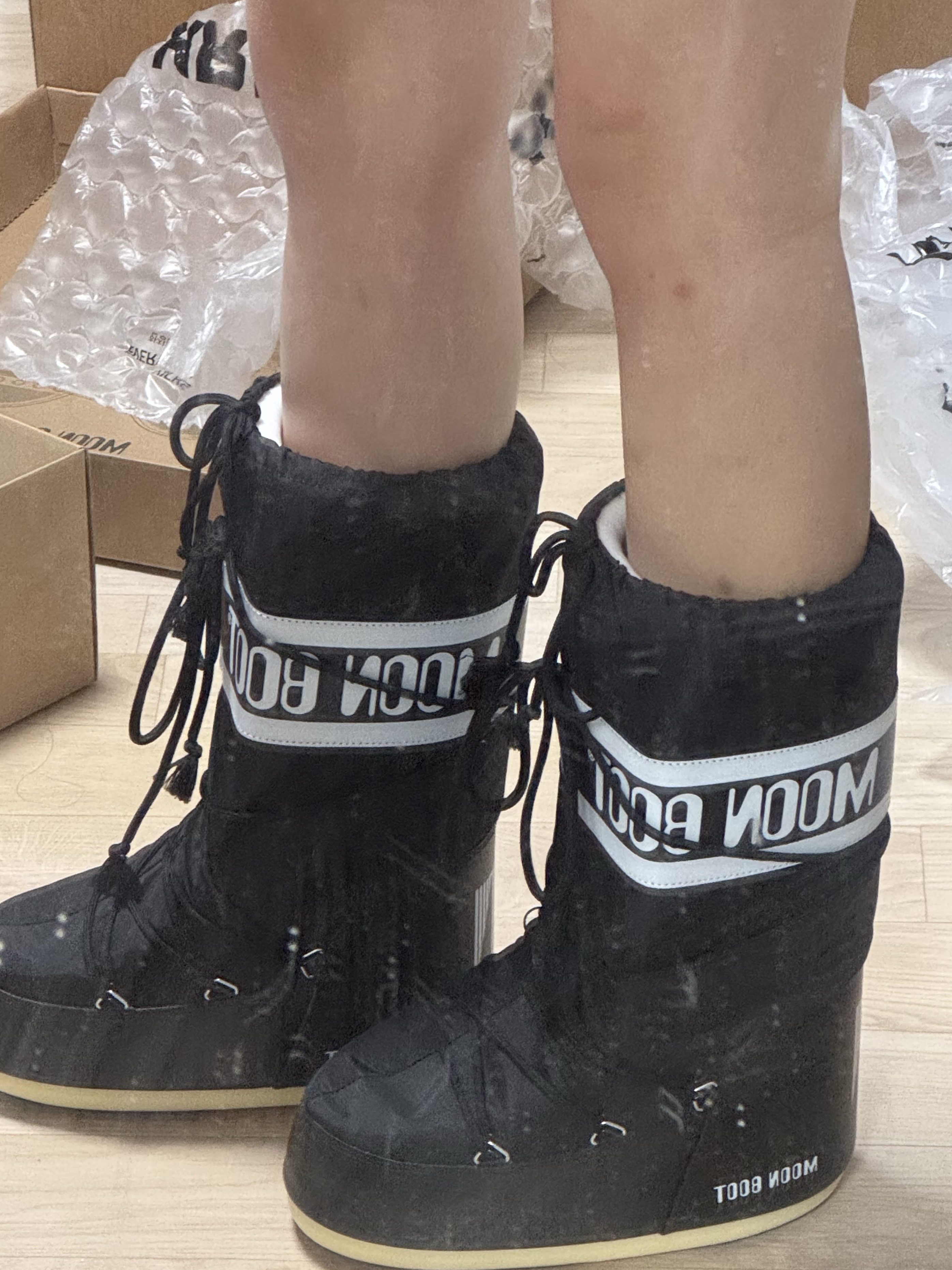 (W) Moon Boot Icon Nylon Boots Black 착용 스타일 - 3