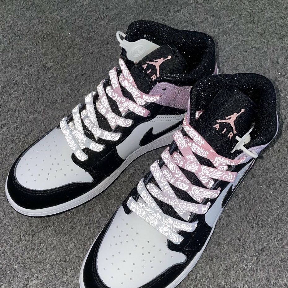 Jordan 1 Mid White Black Tie-Dye 착용 스타일 - 1