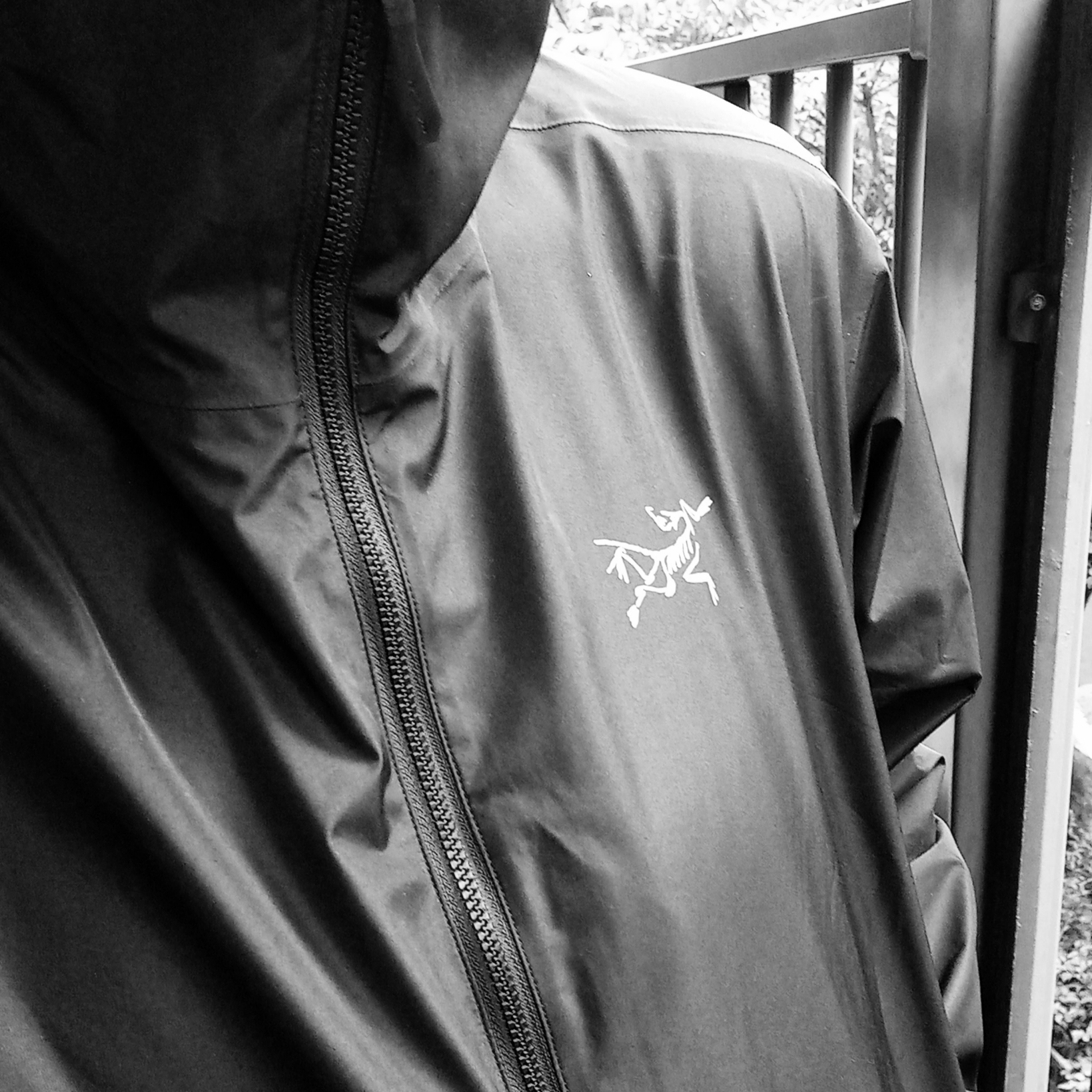 Arc'teryx Solano Hoody Black 착용 스타일 - 3