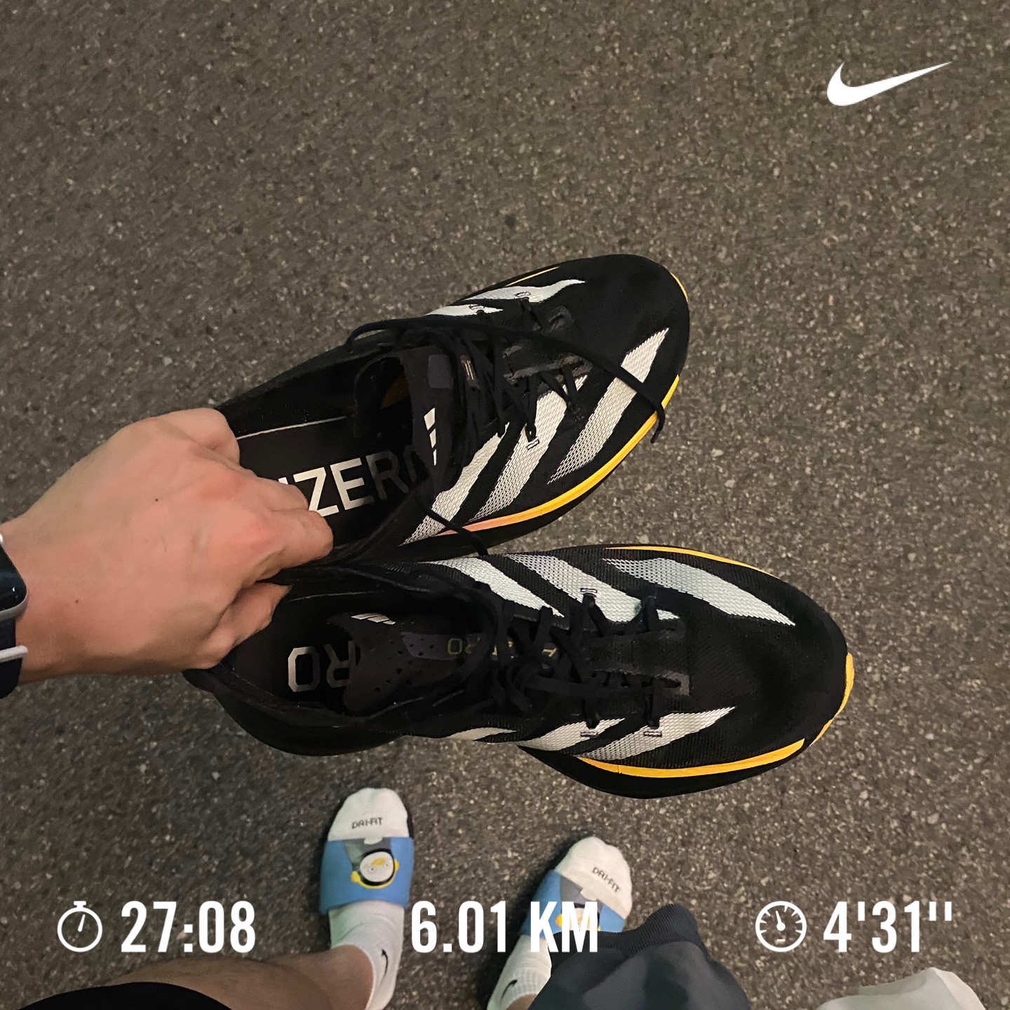 Adidas Adizero Adios Pro 3 Core Black Zero Metalic 착용 스타일