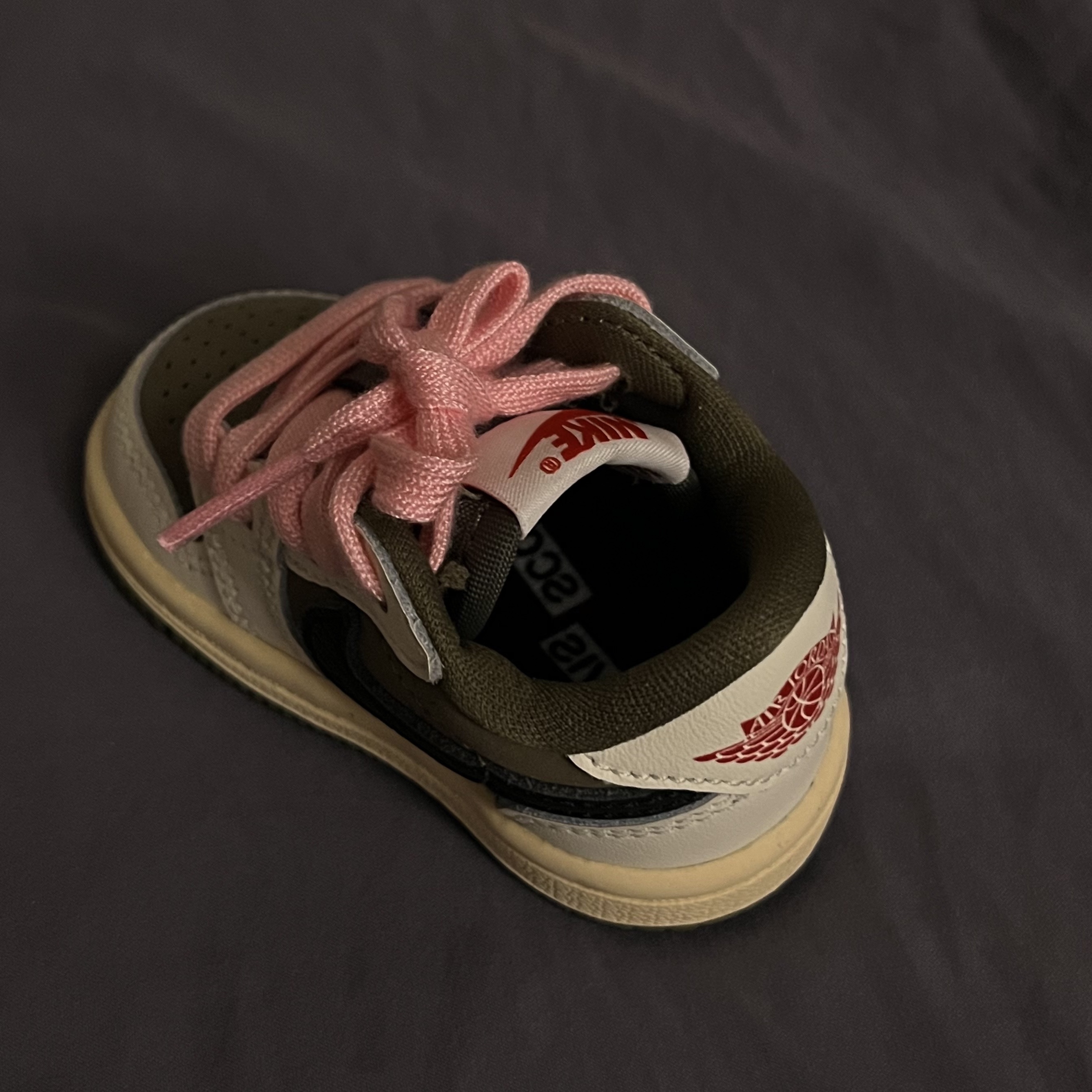 (TD) Jordan 1 x Travis Scott Retro Low OG SP Reverse Olive 착용 스타일 - 4