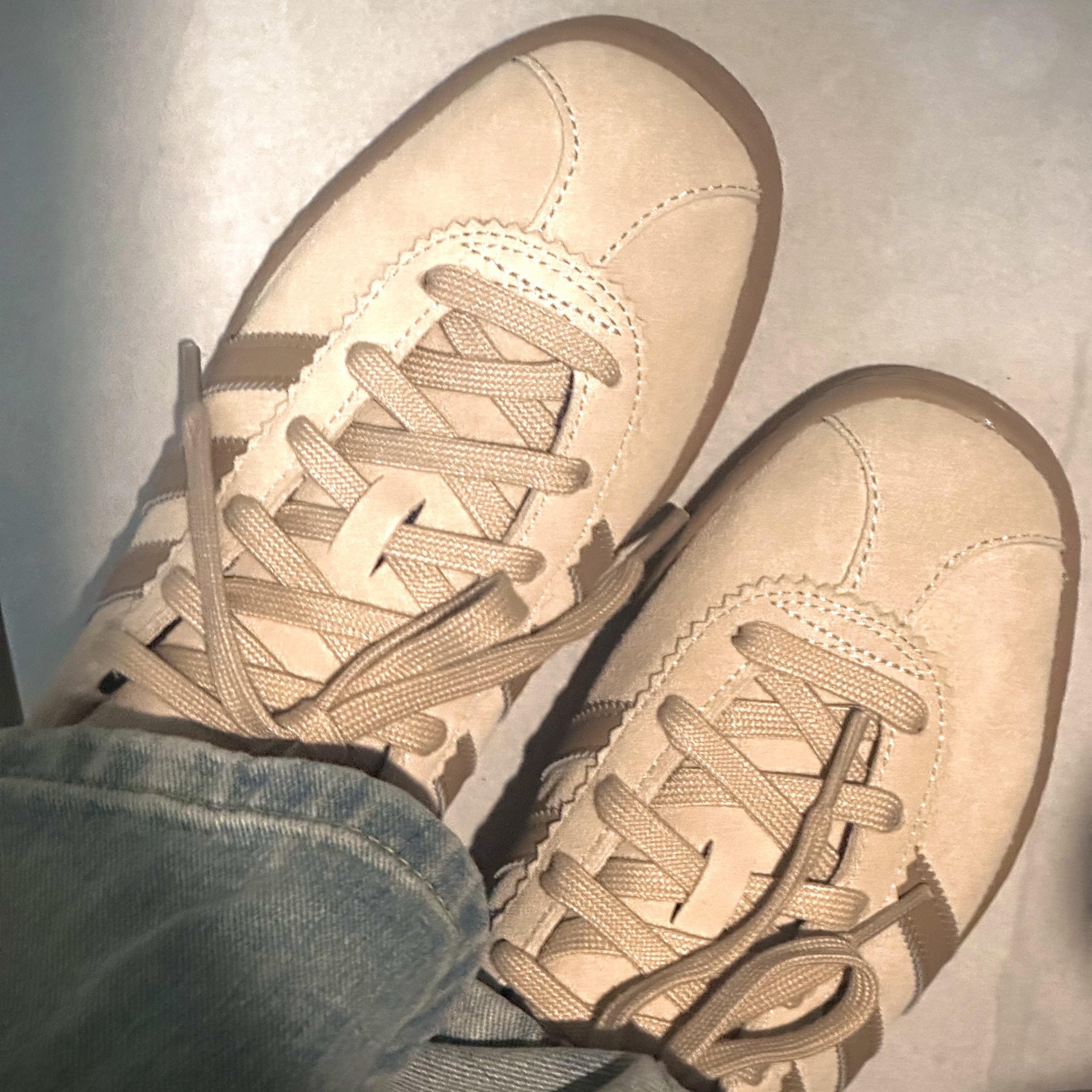Adidas Stadt Magic Beige 착용 스타일