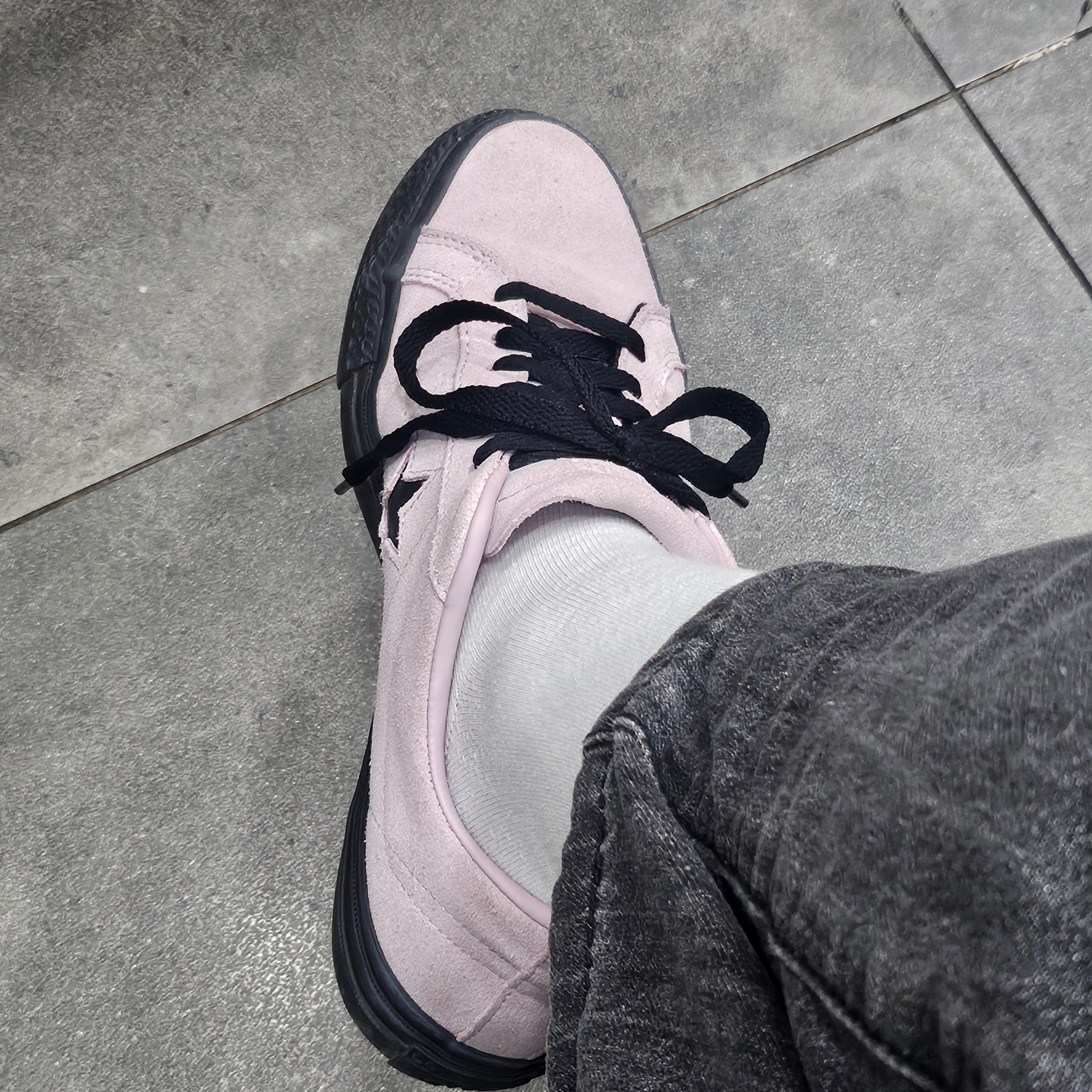 Converse One Star Pro Classic Suede Phantom Violet 착용 스타일