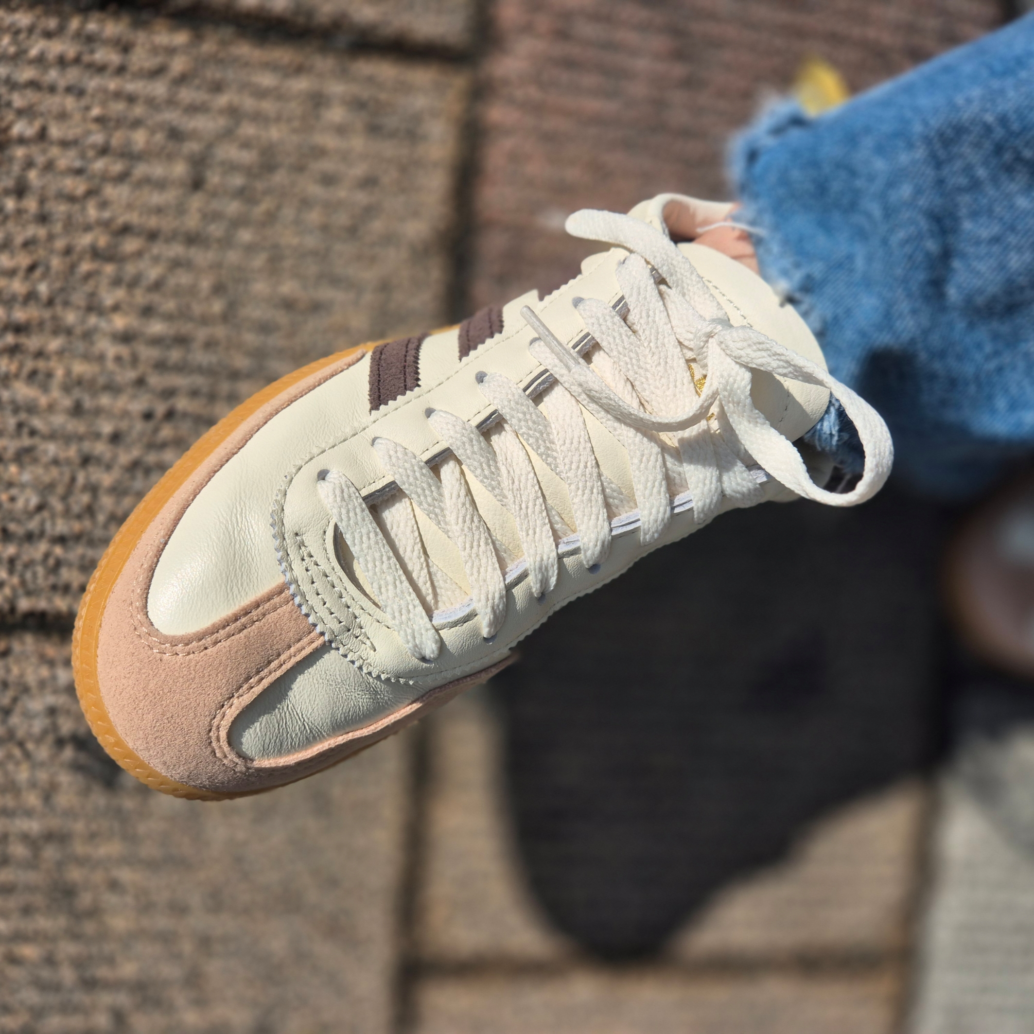 Adidas Spezial Handball Off White Dark Brown 착용 스타일 - 2