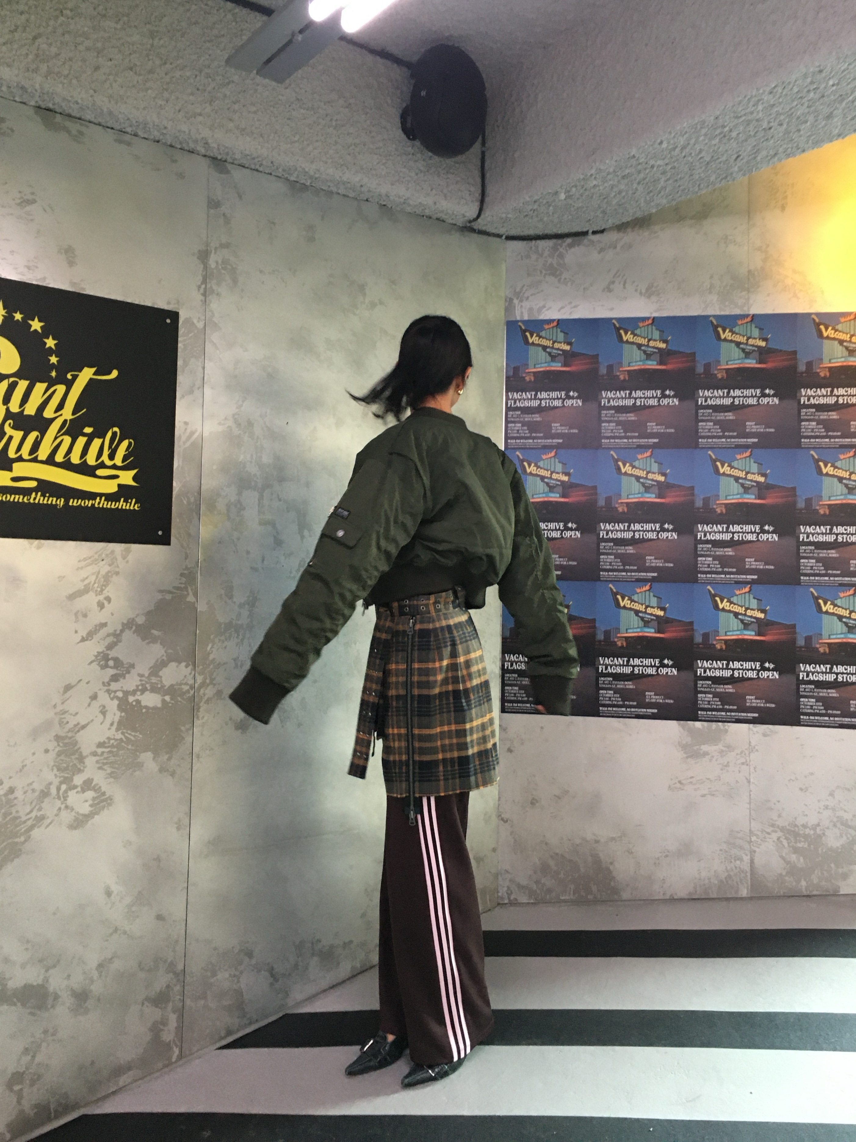 Vacant Archive Bajess Layered Skirt Belt Check Grey, Vacant Archive Women Melly Padded Bomber Khaki 착용 스타일 - 2