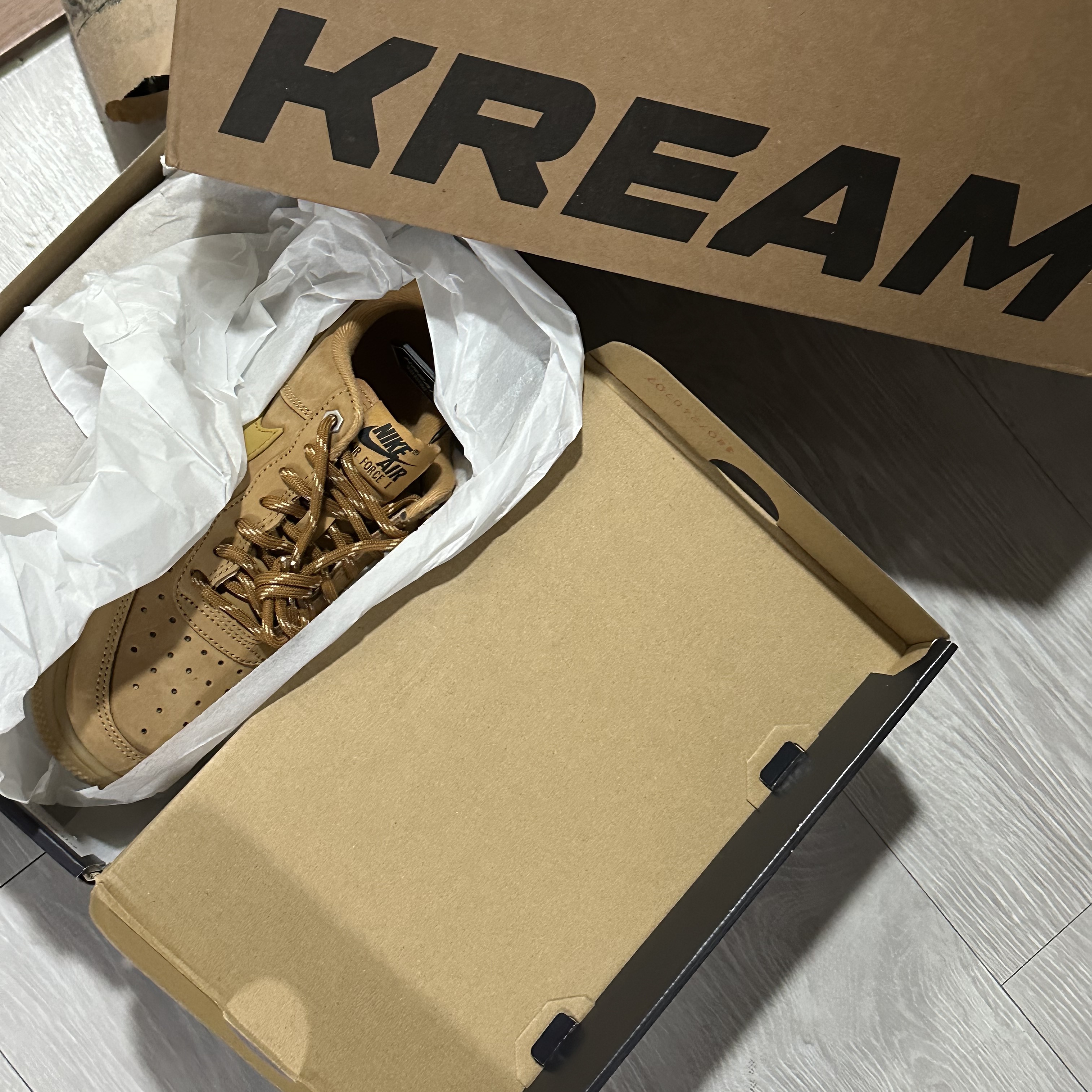 (W) Nike Air Force 1 '07 WB Flax Wheat 착용 스타일