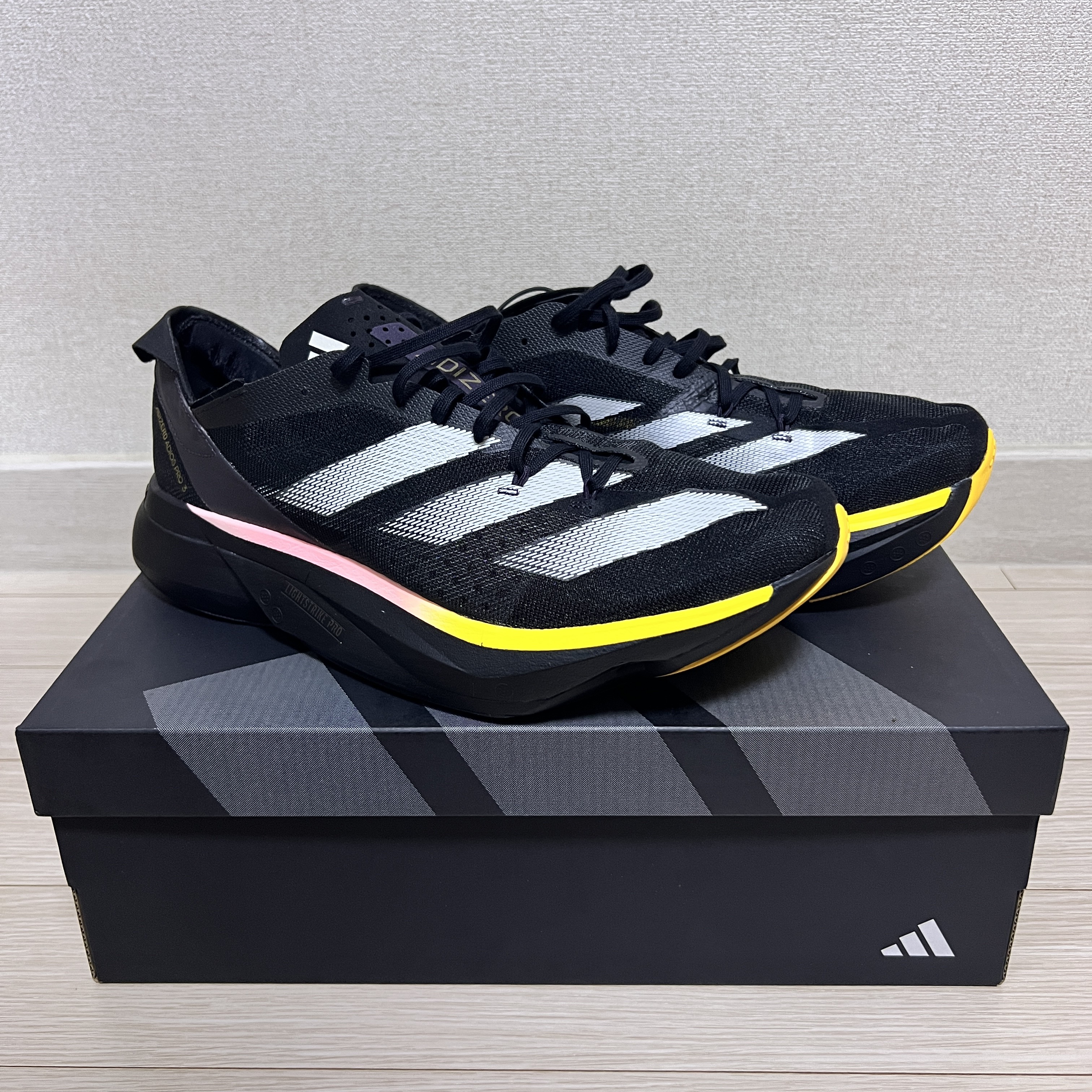 Adidas Adizero Adios Pro 3 Core Black Zero Metalic 착용 스타일 - 2