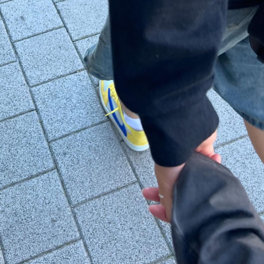 (W) Jordan 1 x Travis Scott Retro Low OG SP Canary 착용 스타일