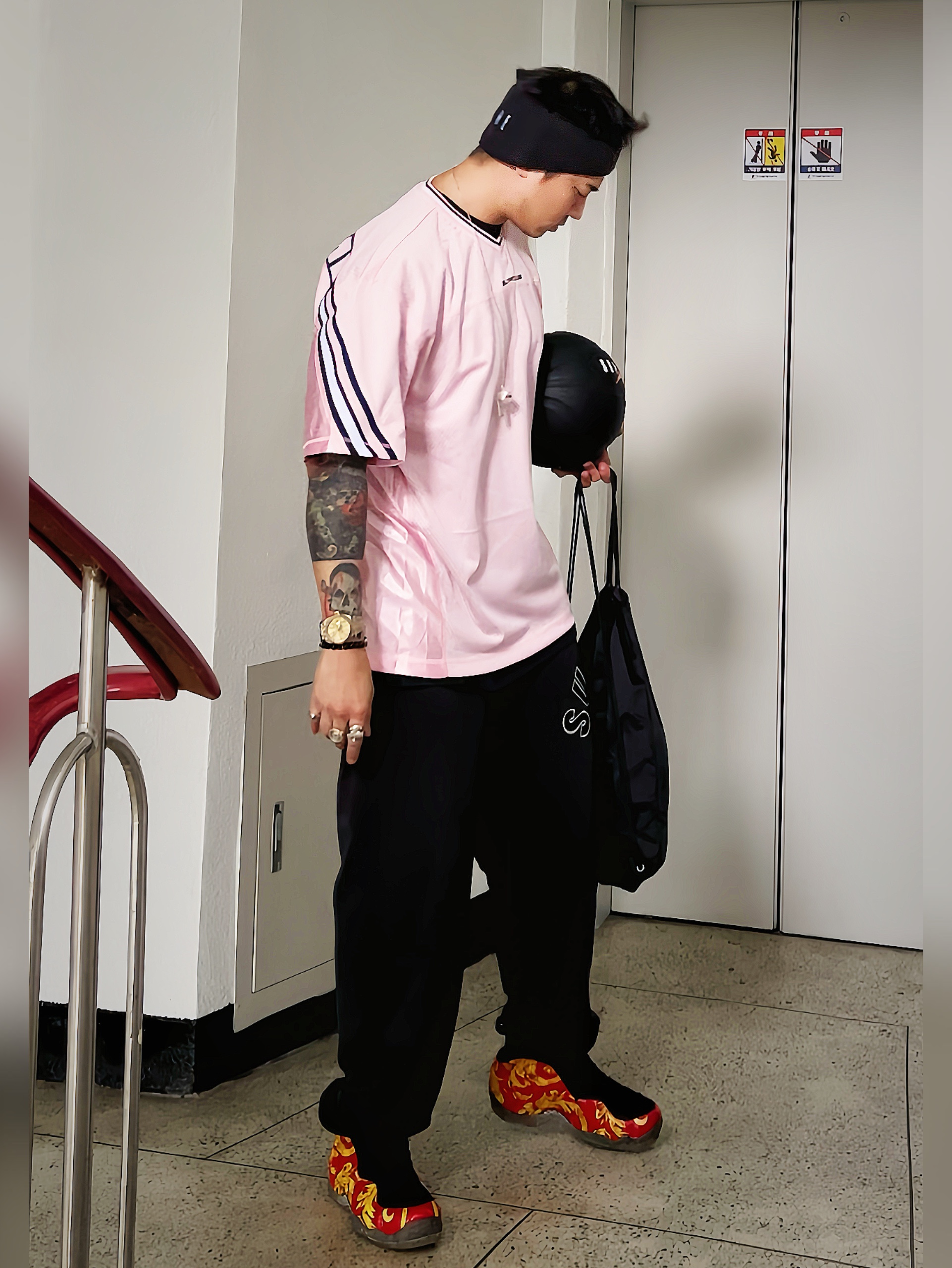 Supreme x Jordan Headband Black - 24FW, Supreme x Jordan Drawstring Bag Black - 24FW 착용 스타일 - 7