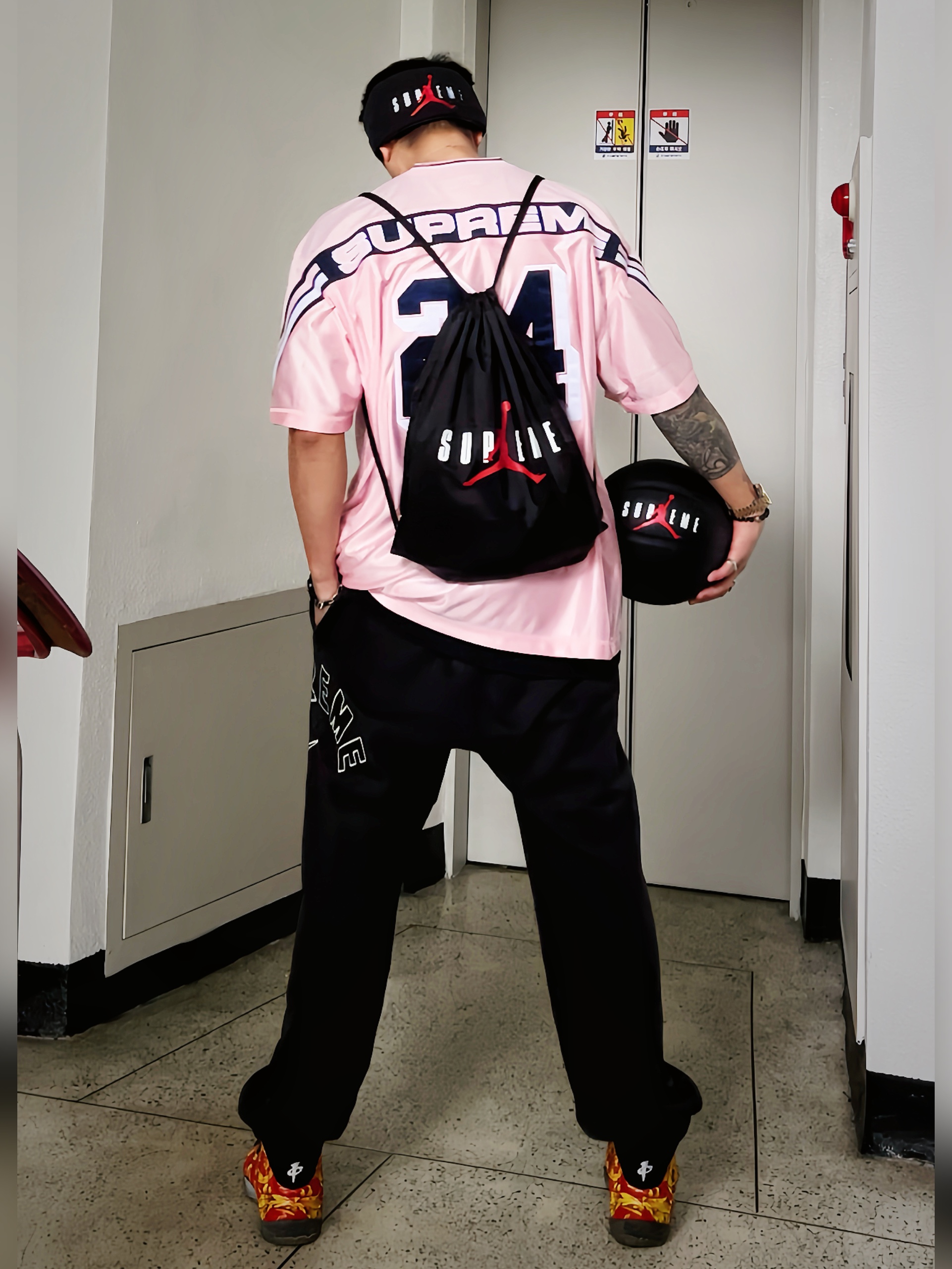 Supreme x Jordan Headband Black - 24FW, Supreme x Jordan Drawstring Bag Black - 24FW 착용 스타일 - 3