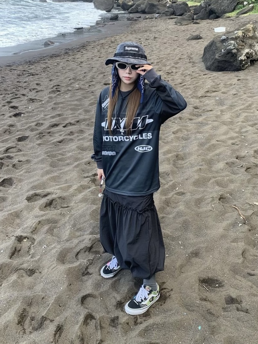Supreme Military Boonie Black Prym1 Camo - 22SS, Gentle Monster x Maison Margiela MM004 Grey Black 착용 스타일