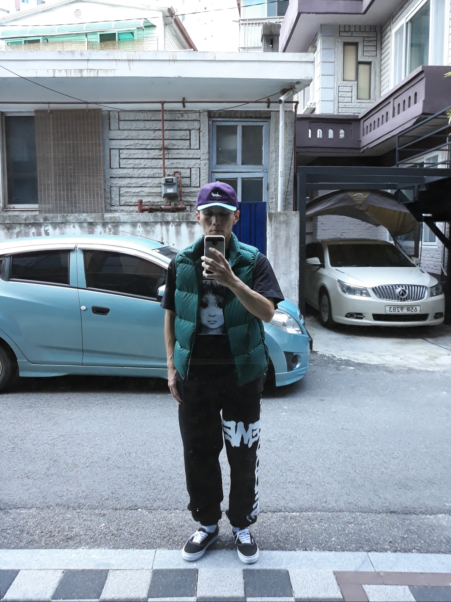 Supreme x Margaret Keane Teardrop T-Shirt Black - 24SS, Supreme x Thrasher Sweatpant Black - 24FW 착용 스타일