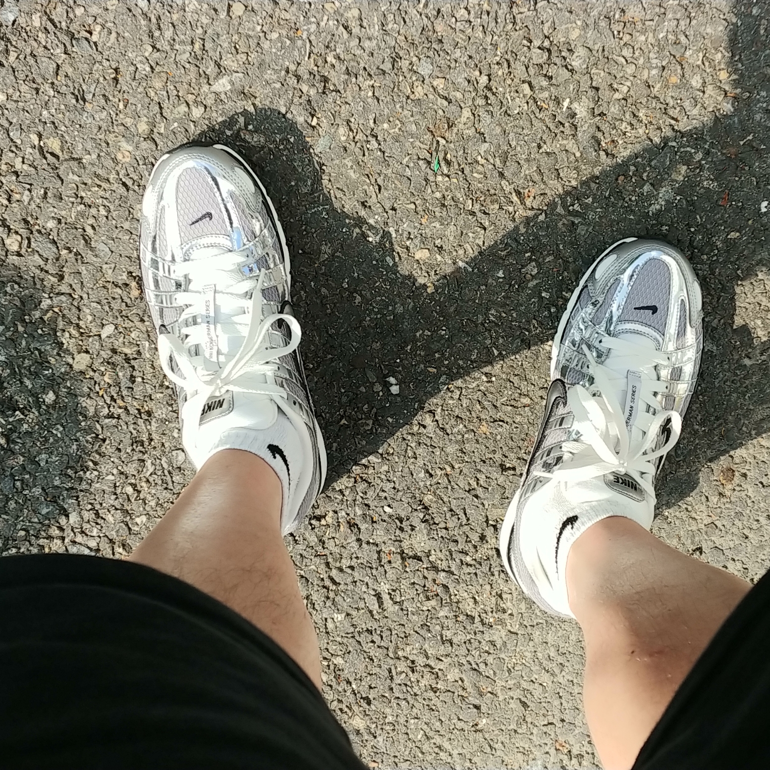 Nike P-6000 Metallic Silver 착용 스타일 - 2