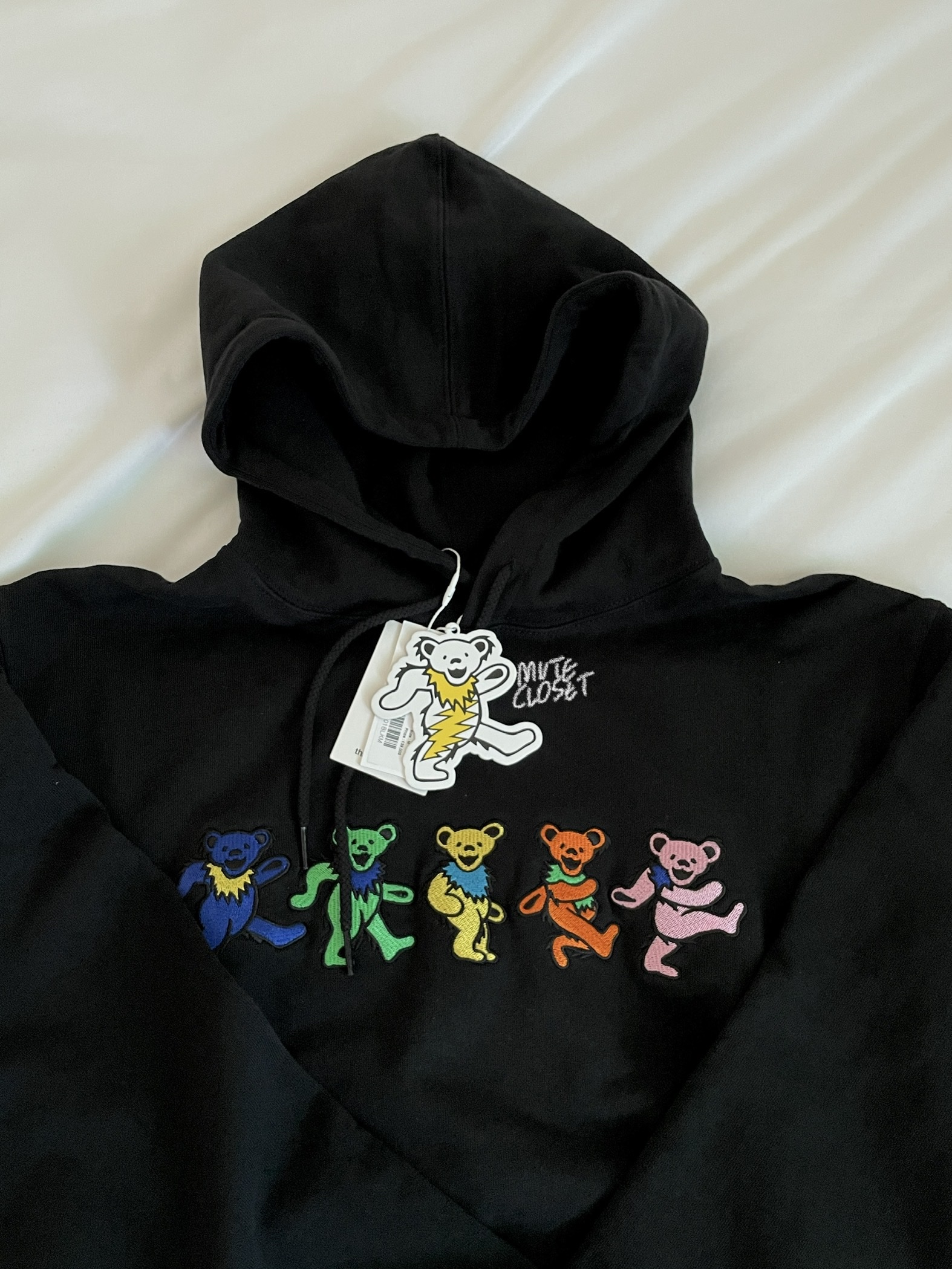 Thisisneverthat x Grateful Dead Dancing Bears Hoodie Black, Thisisneverthat x Grateful Dead Dancing Bears Hoodie Black 착용 스타일 - 2