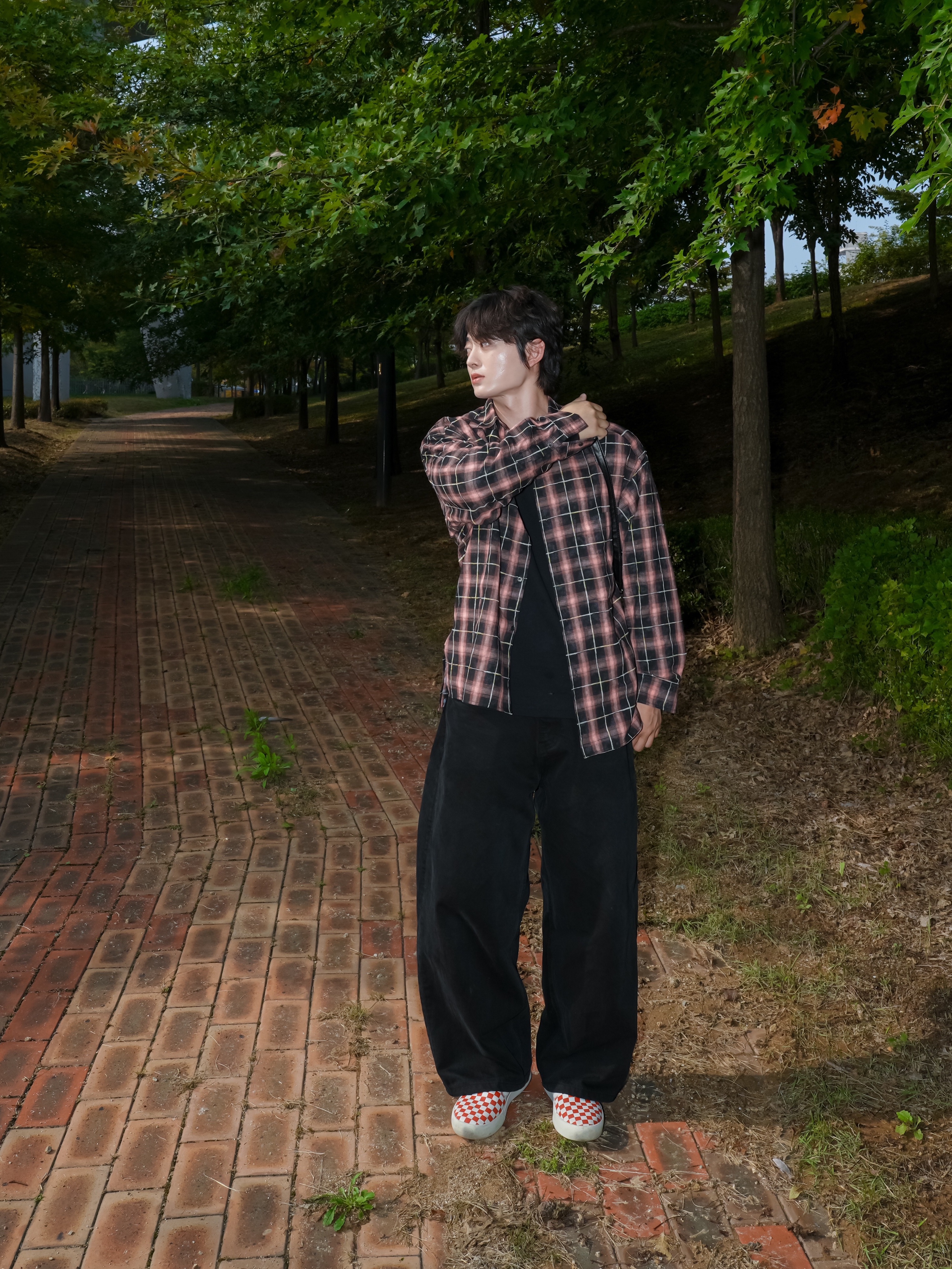Vans ComfyCush One Checkerboard Racing Red Marshmallow 착용 스타일 - 2