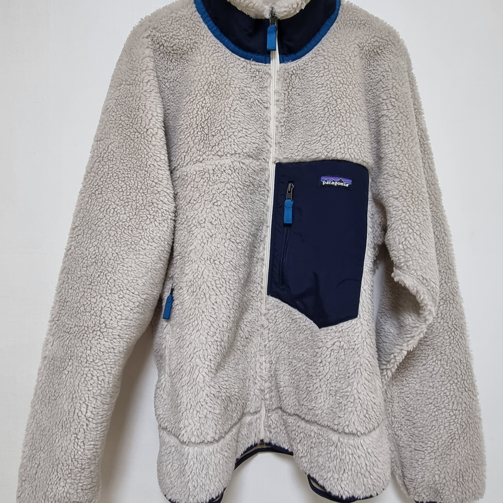 Patagonia Classic Retro-X Jacket Natural 착용 스타일
