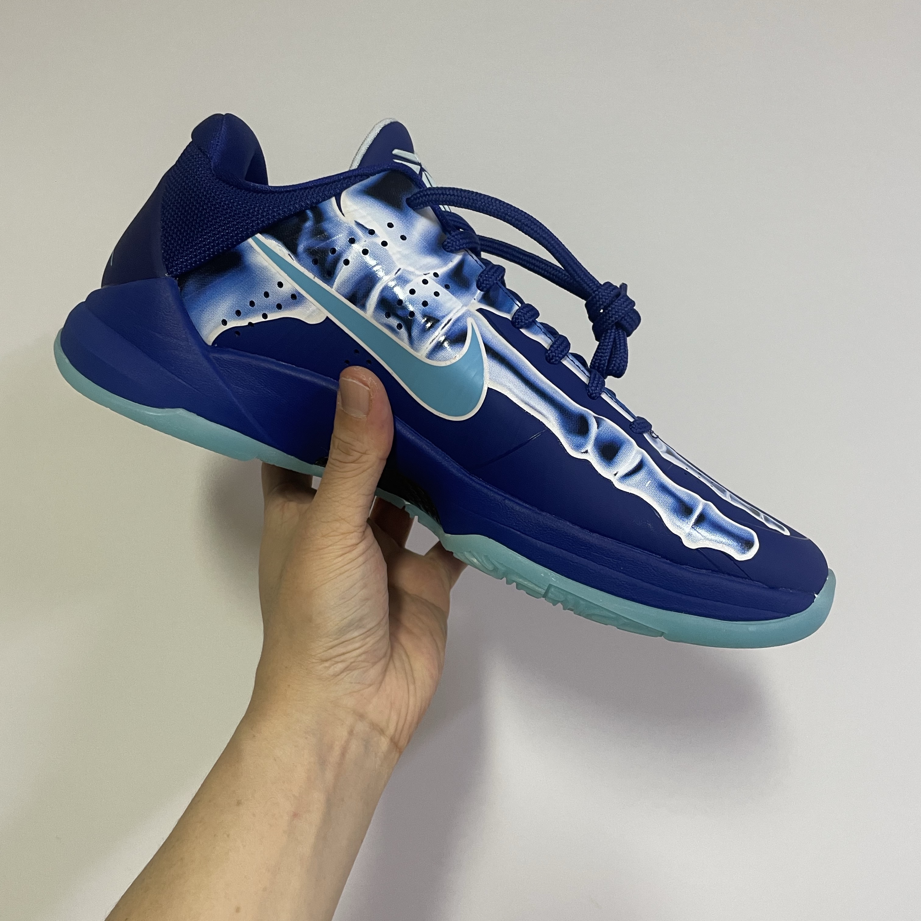 Nike Kobe 5 Protro Deep Royal Blue 착용 스타일 - 3