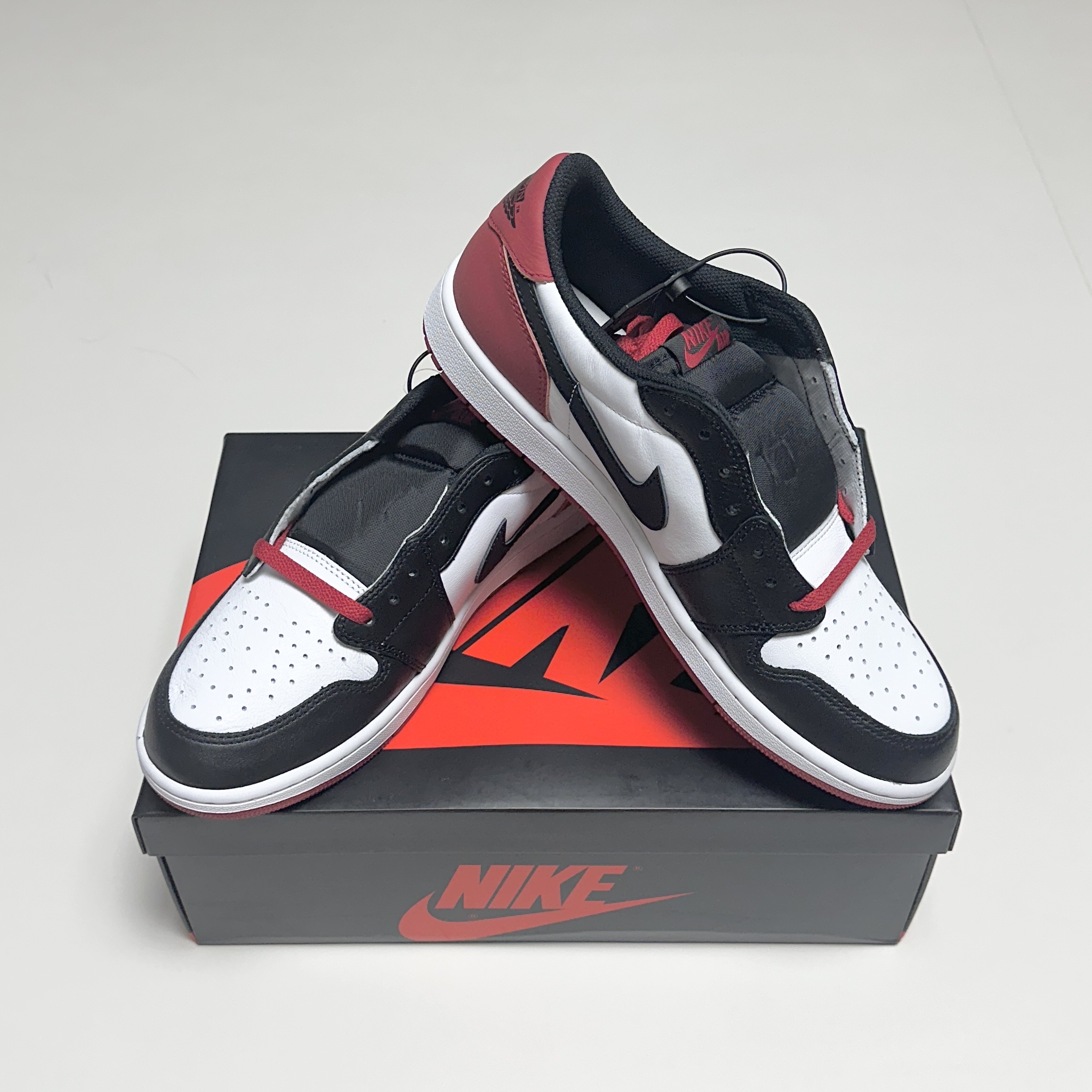 Jordan 1 Retro Low OG Black Toe 착용 스타일 - 4