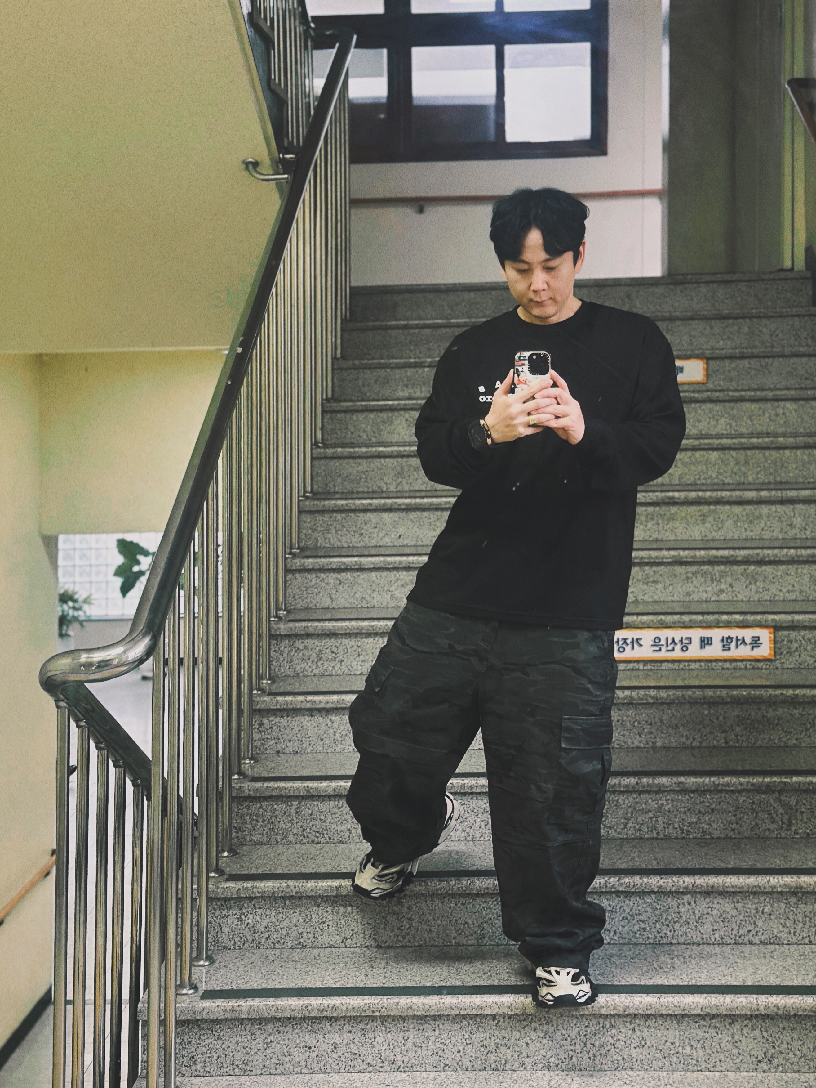 IAB Studio Long Sleeve Black - 23FW 착용 스타일