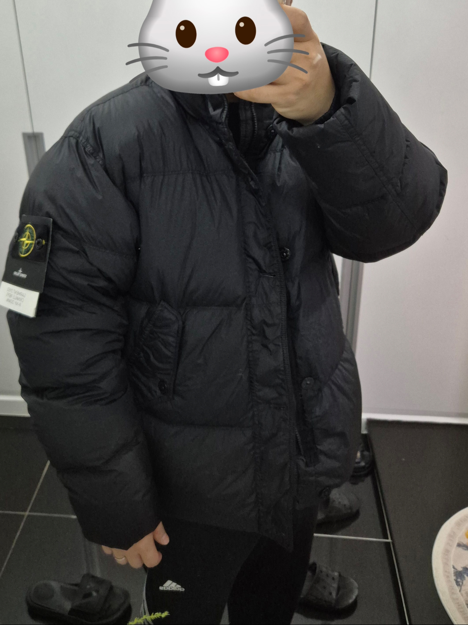 Stone Island 40123 Garment Dyed Crinkle Reps R-NY Down Jacket Black - 24FW 착용 스타일 - 1
