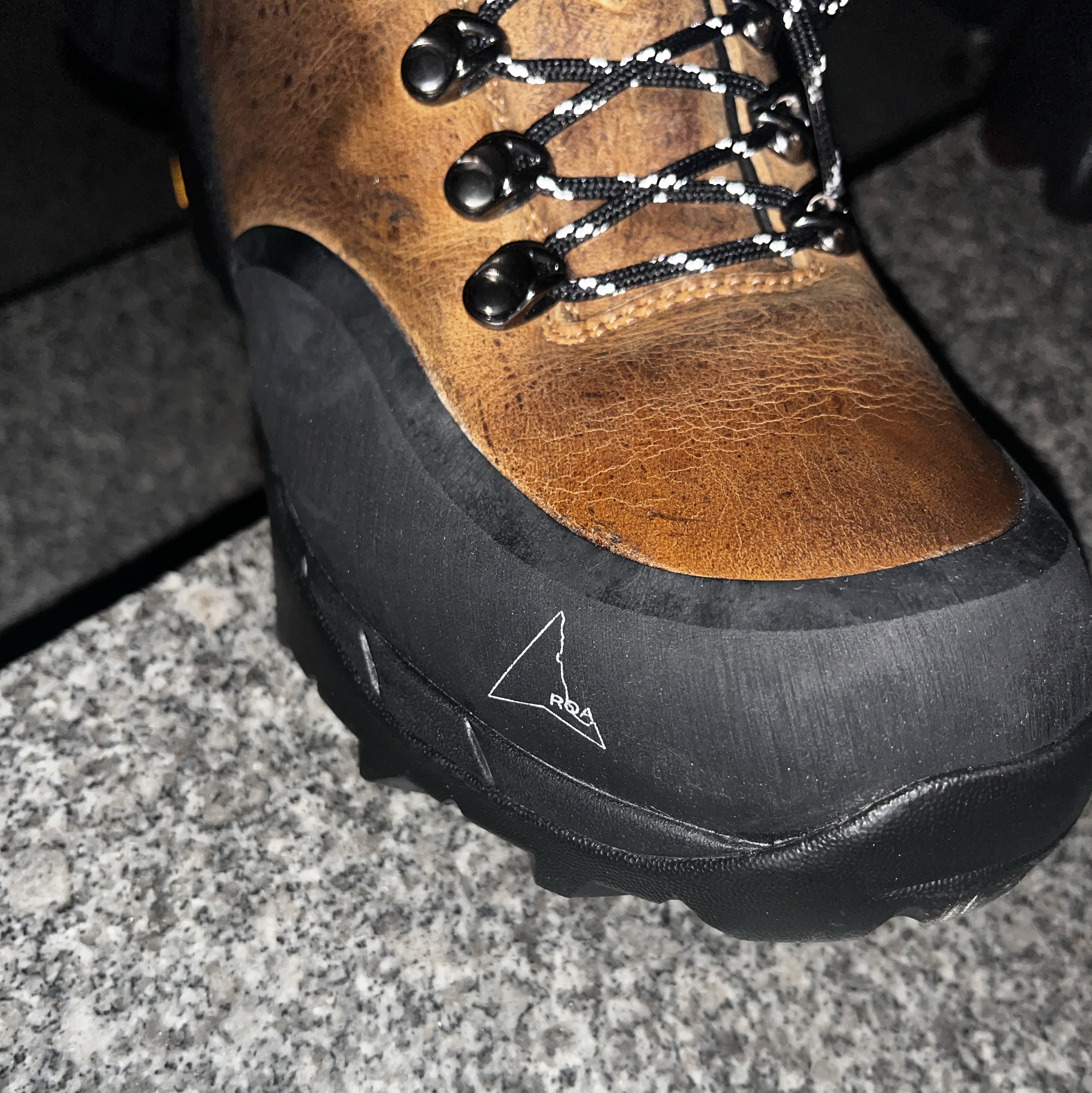 Roa Hiking Andreas Noix 착용 스타일