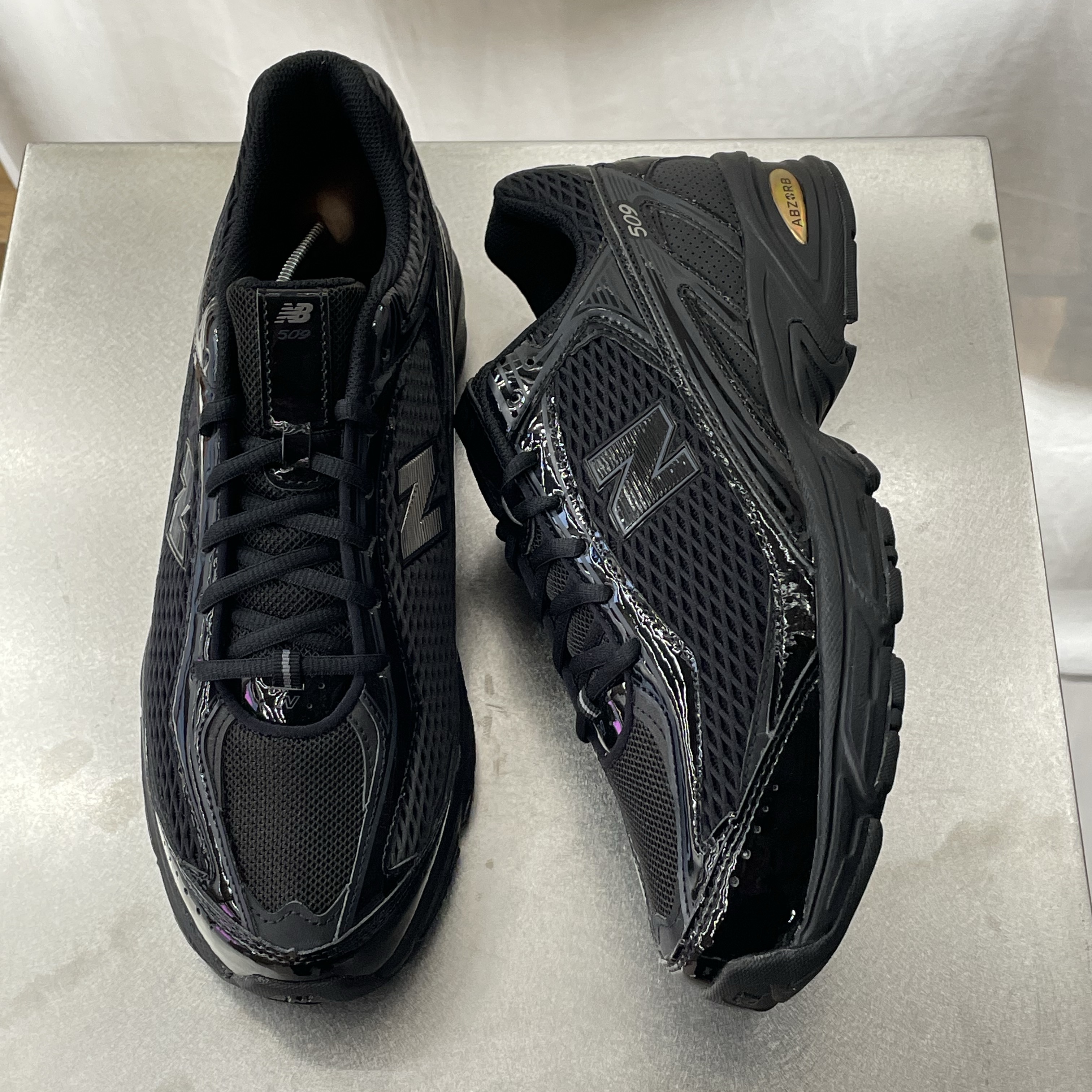New Balance 509 Black 착용 스타일