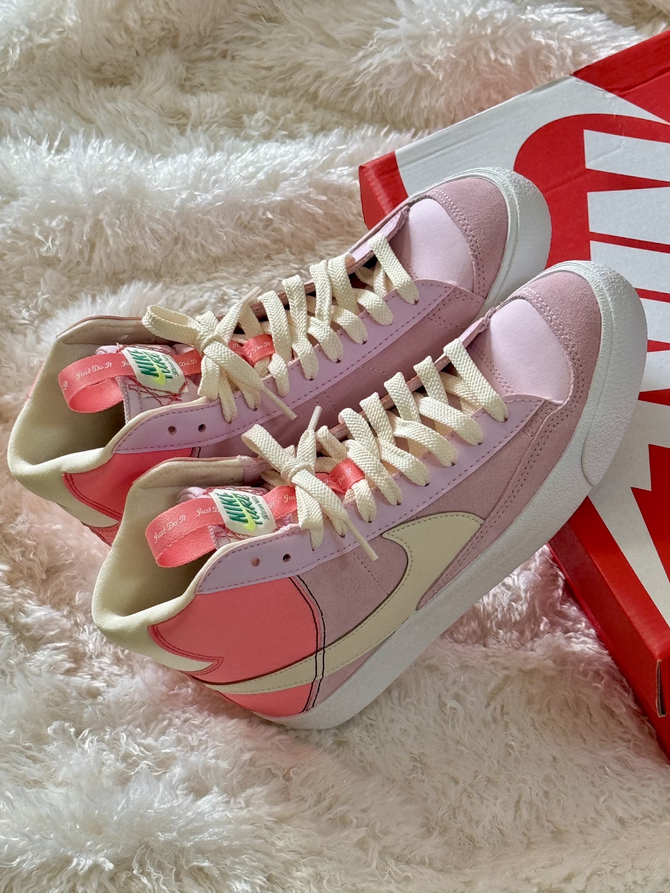 (GS) Nike Blazer Mid '77 SE D Pink Foam Coconut Milk 착용 스타일 - 2