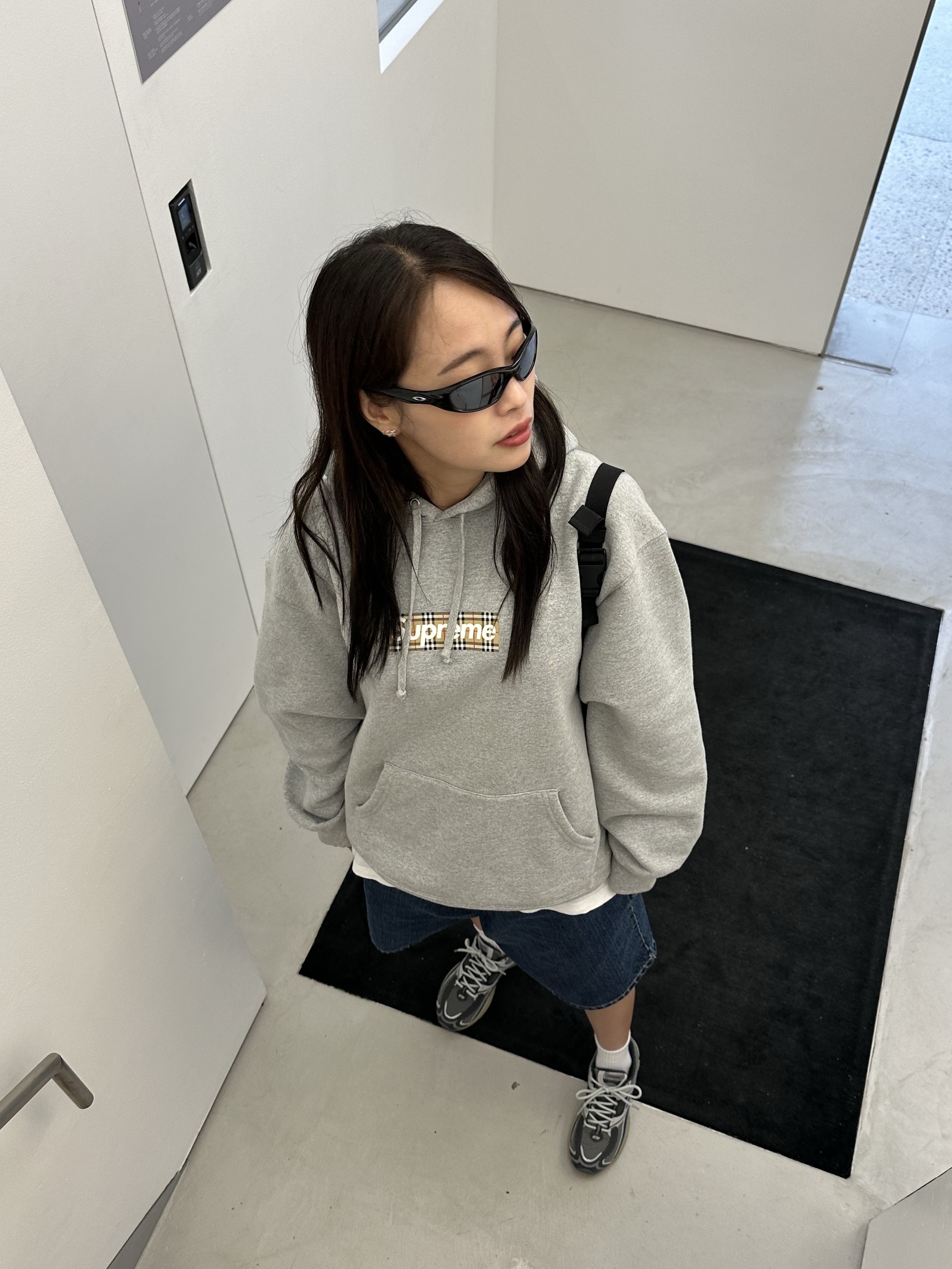 Reebok Trinity KFS Navy, Supreme x Burberry Box Logo Hooded Sweatshirt Heather Grey - 22SS 착용 스타일 - 5