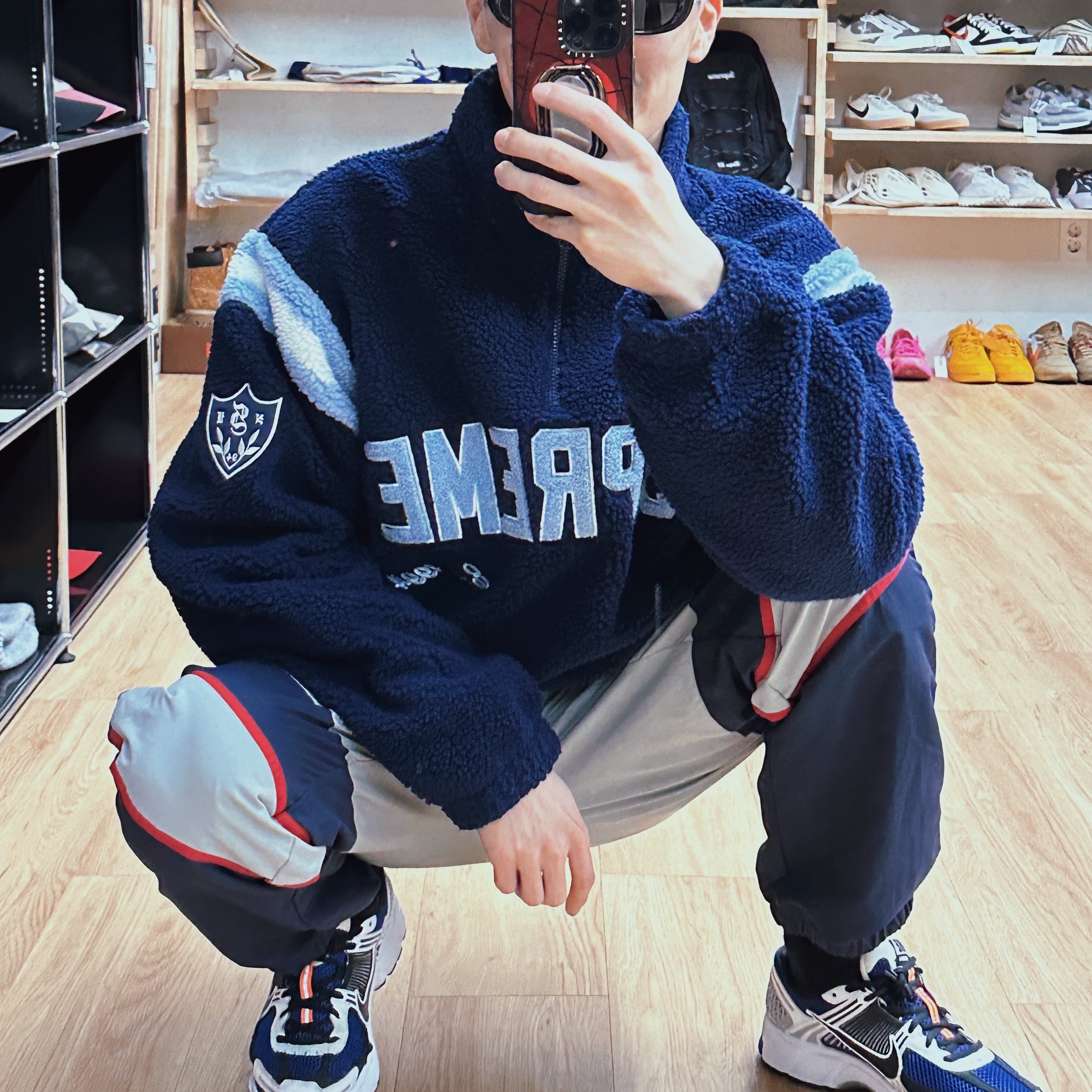 Supreme x New York Yankees Track Pants Navy - 21FW 착용 스타일 - 1