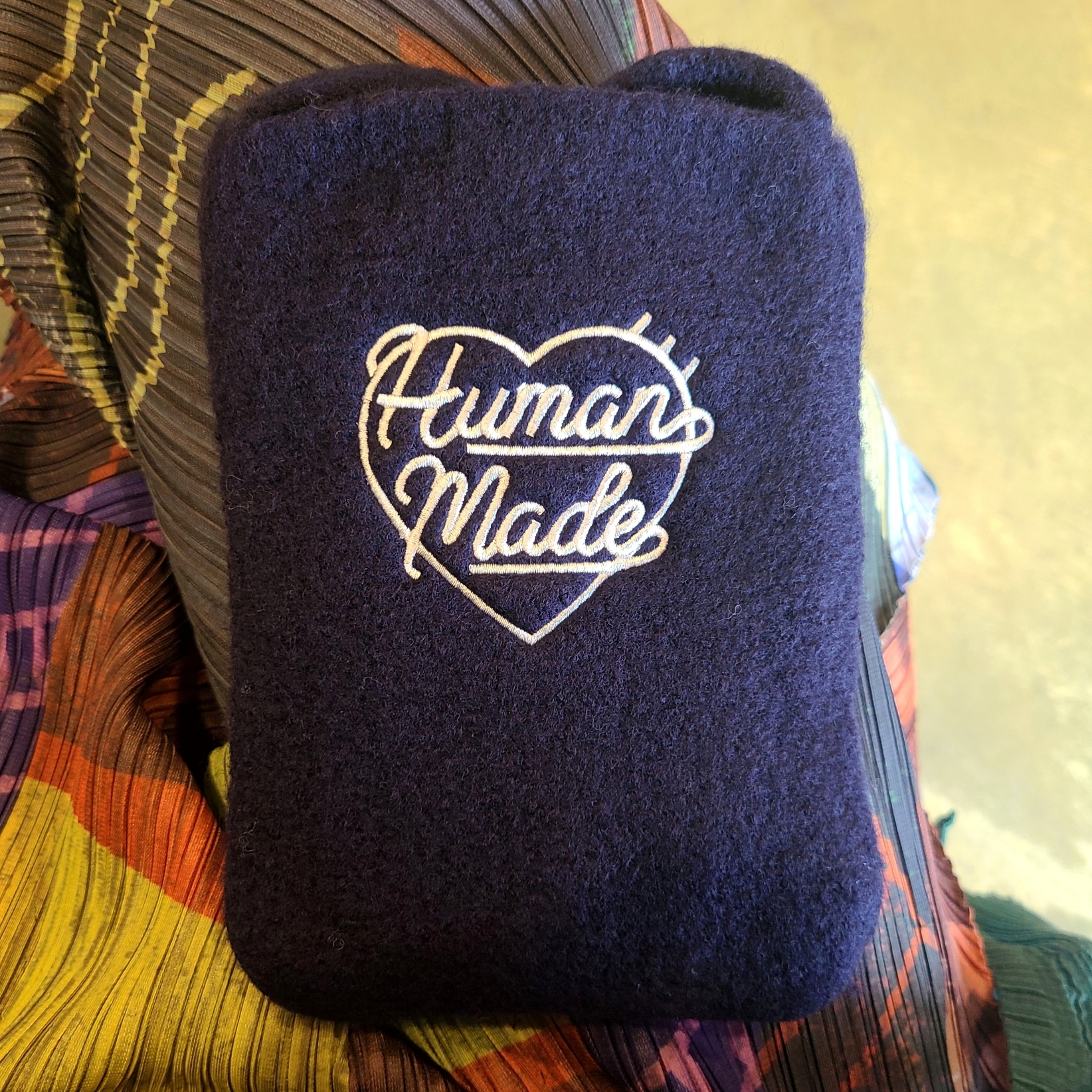 Human Made Knit Mini Shoulder Bag Navy, Human Made Military Card Case Beige 착용 스타일 - 3