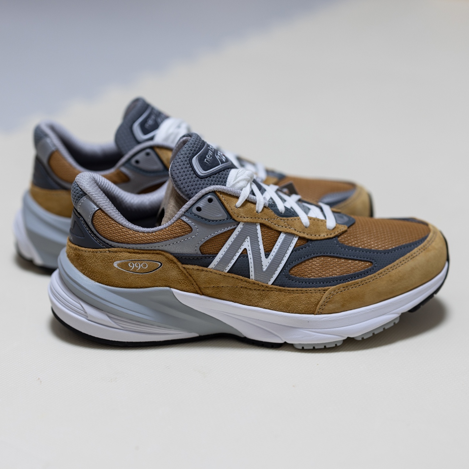 New Balance 990v6 Made in USA Workwear Grey 착용 스타일