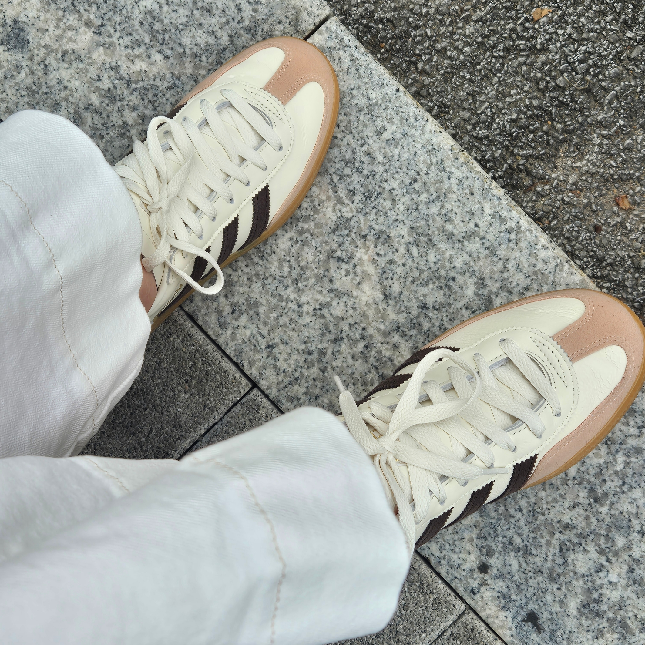 Adidas Spezial Handball Off White Dark Brown 착용 스타일 - 3