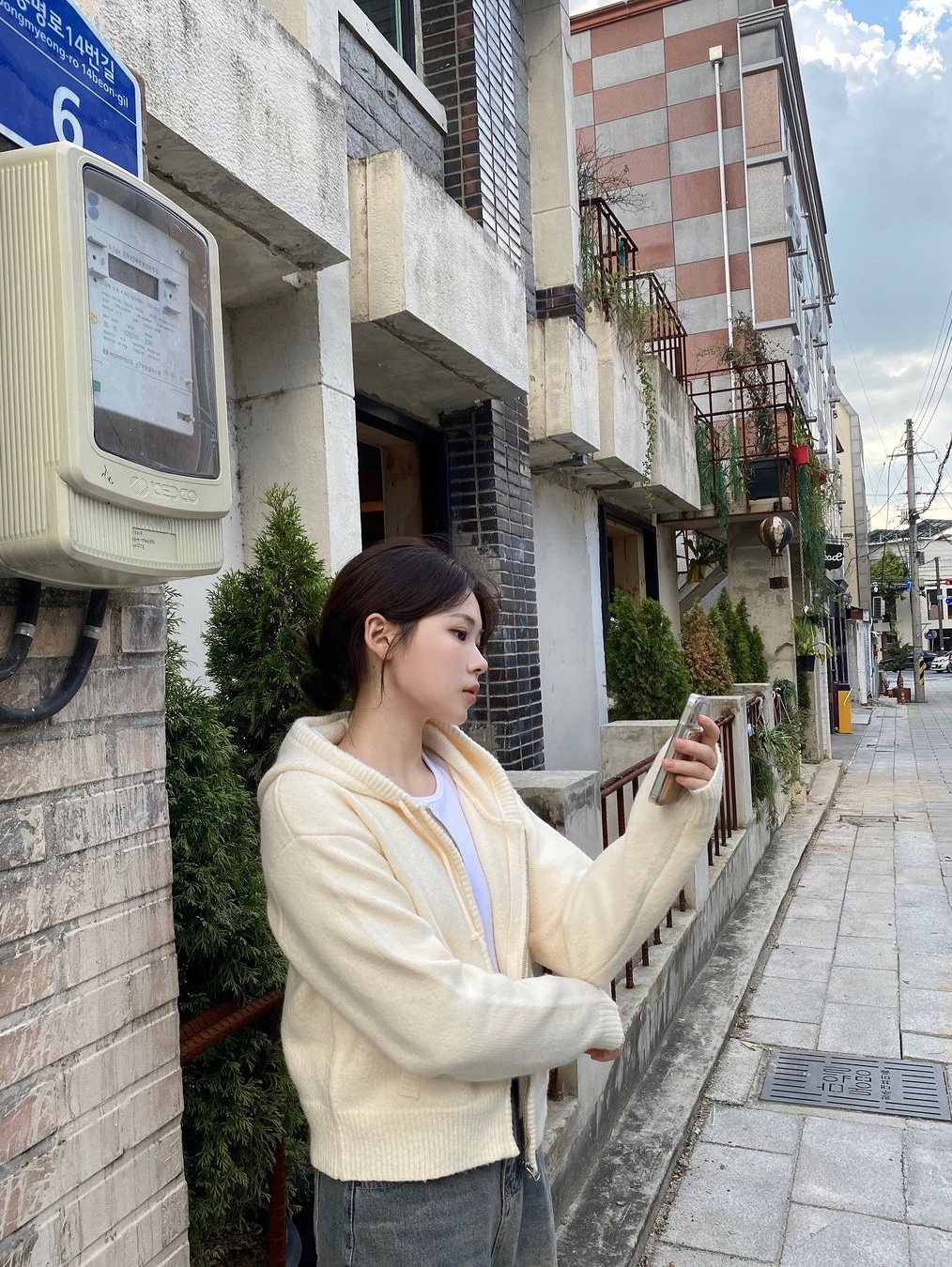 Siyazu SIKN2089 Essential Knit Hood Zip Up Ivory 착용 스타일 - 3
