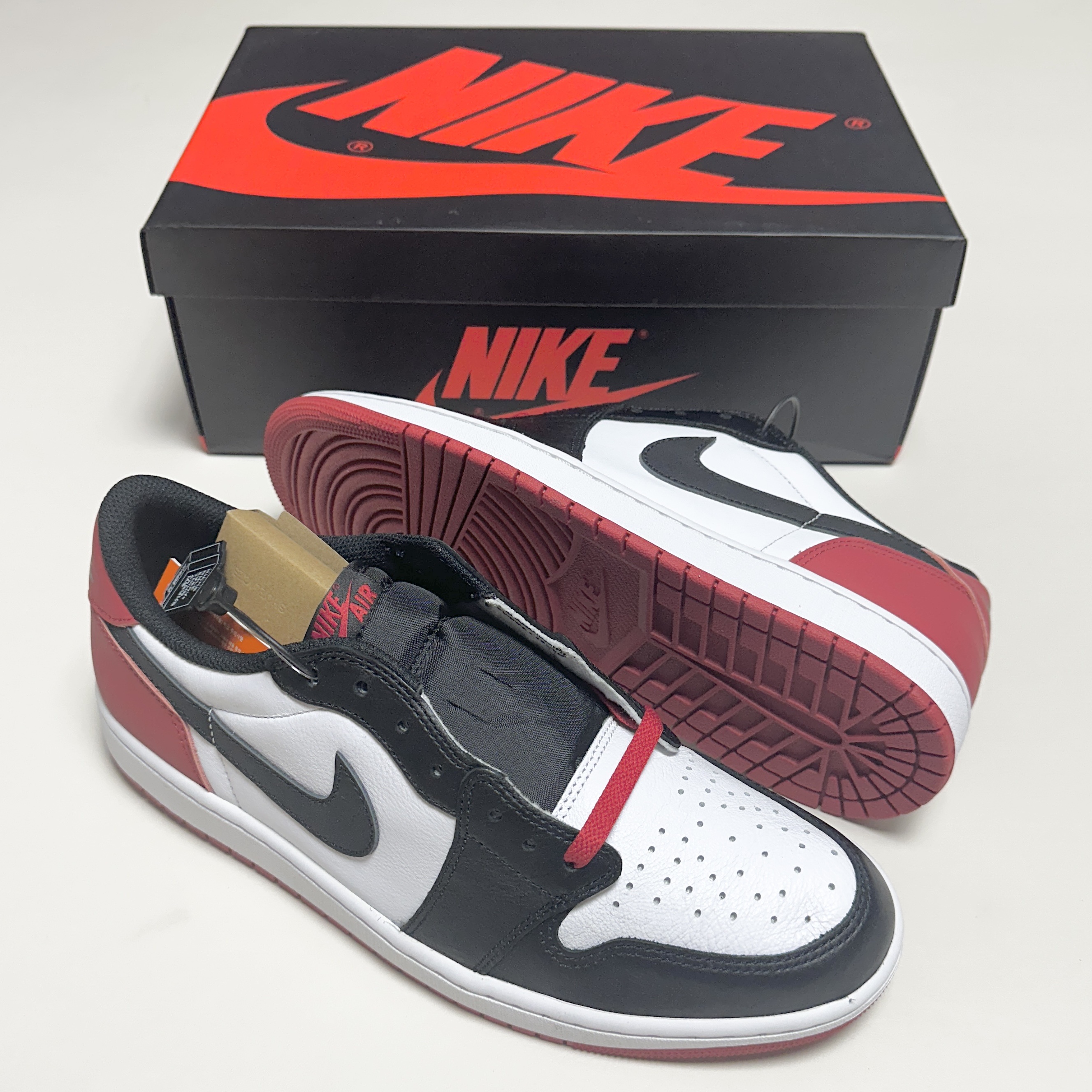 Jordan 1 Retro Low OG Black Toe 착용 스타일 - 5