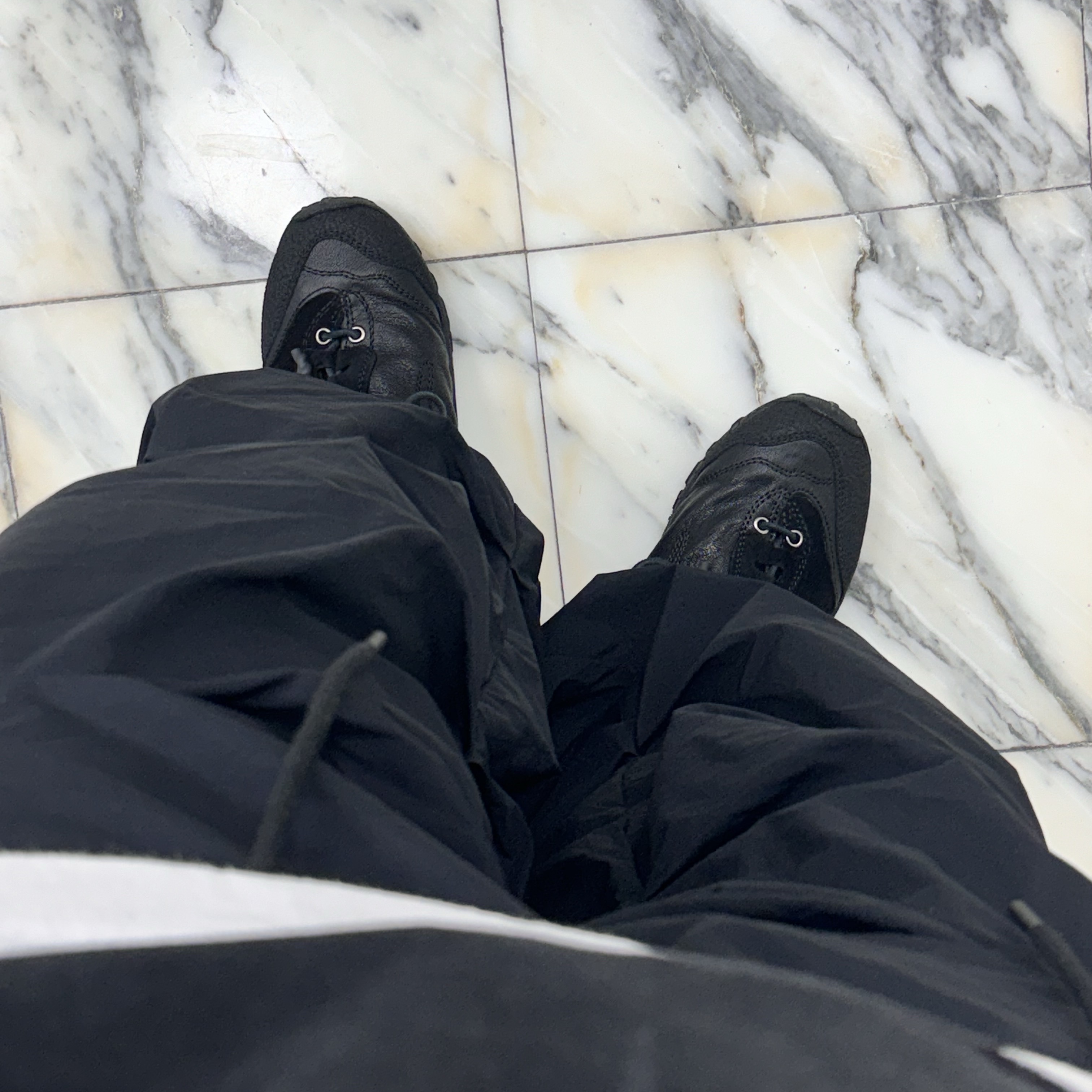 Our Legacy Gabe Stealth Black Leather 착용 스타일