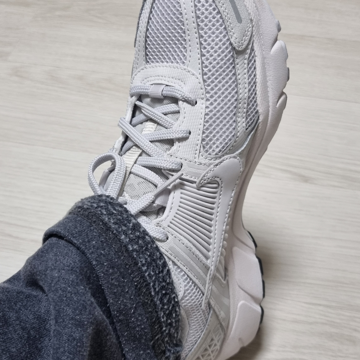 Nike Zoom Vomero 5 SP Vast Grey 2023 착용 스타일