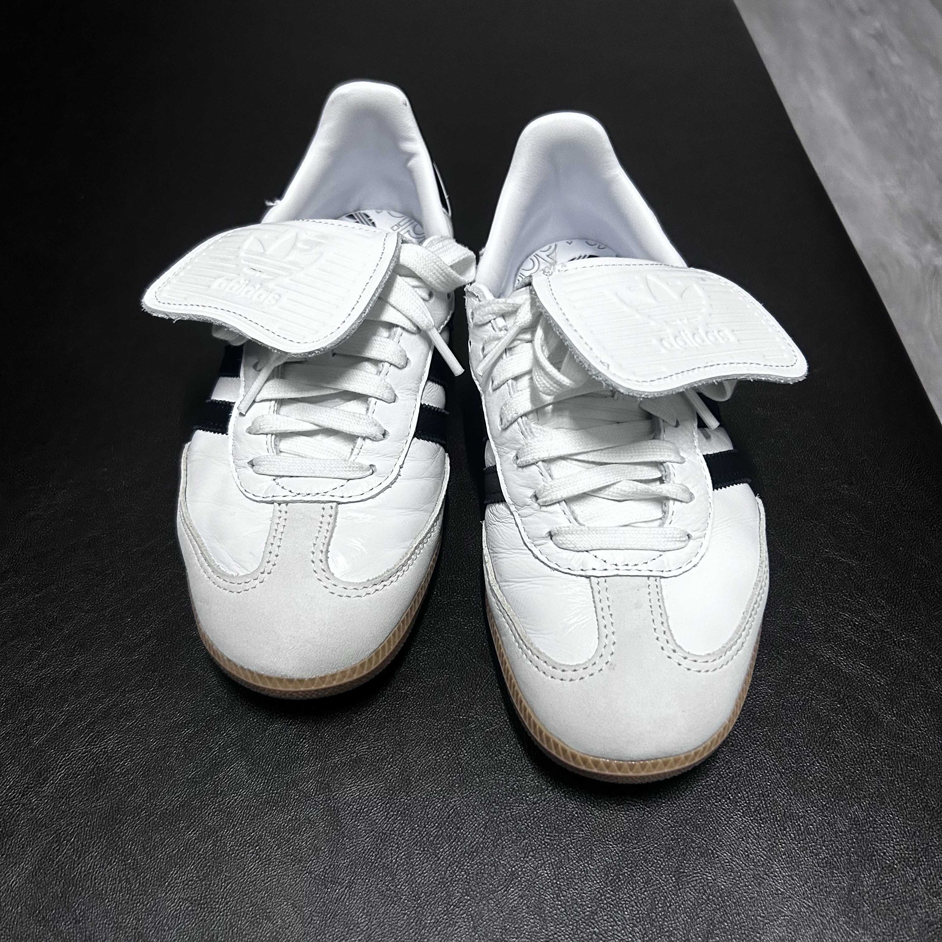 (W) Adidas Samba LT Core Black Cloud White Gold Metallic 착용 스타일