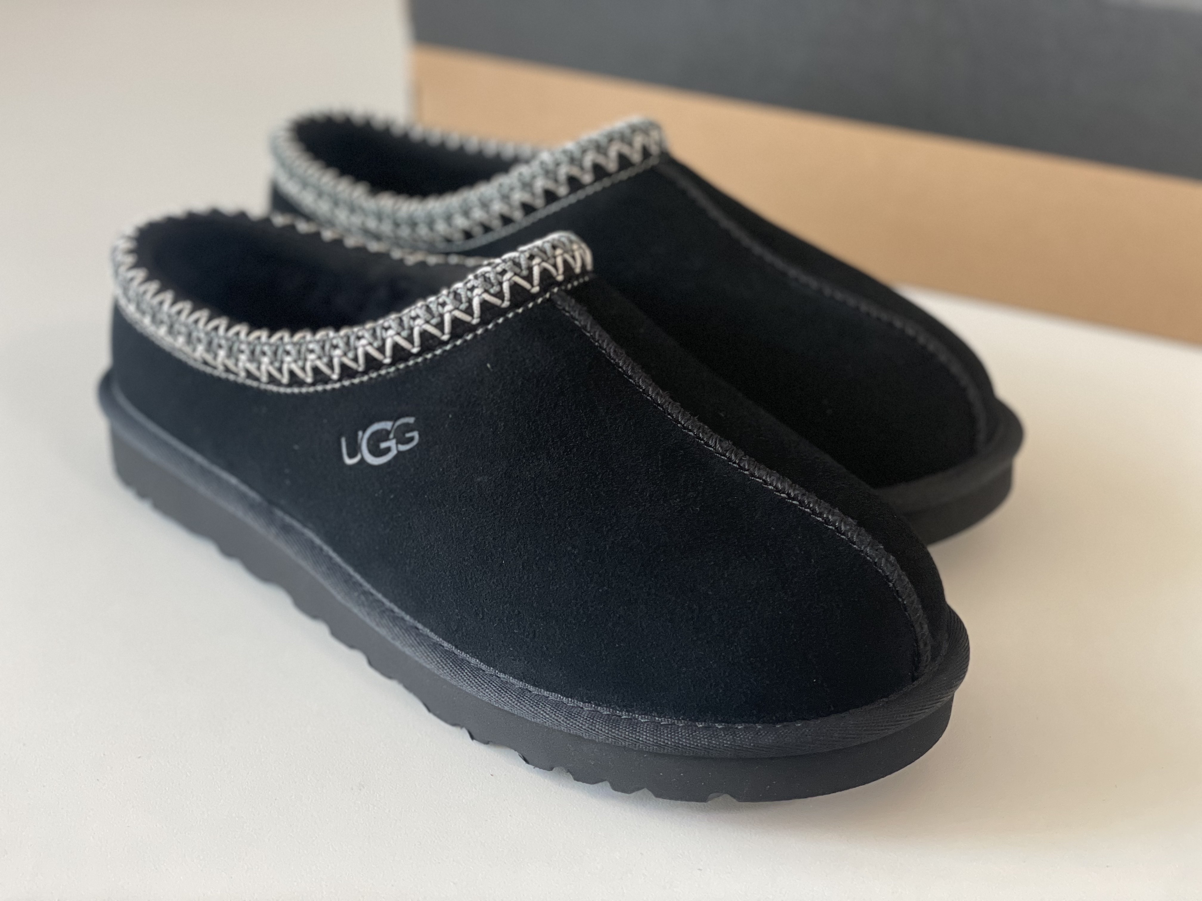 UGG Tasman Black 착용 스타일 - 2