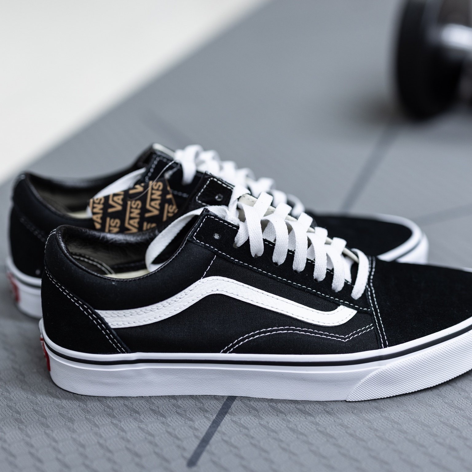 Vans ComfyCush Old Skool Black True white 착용 스타일