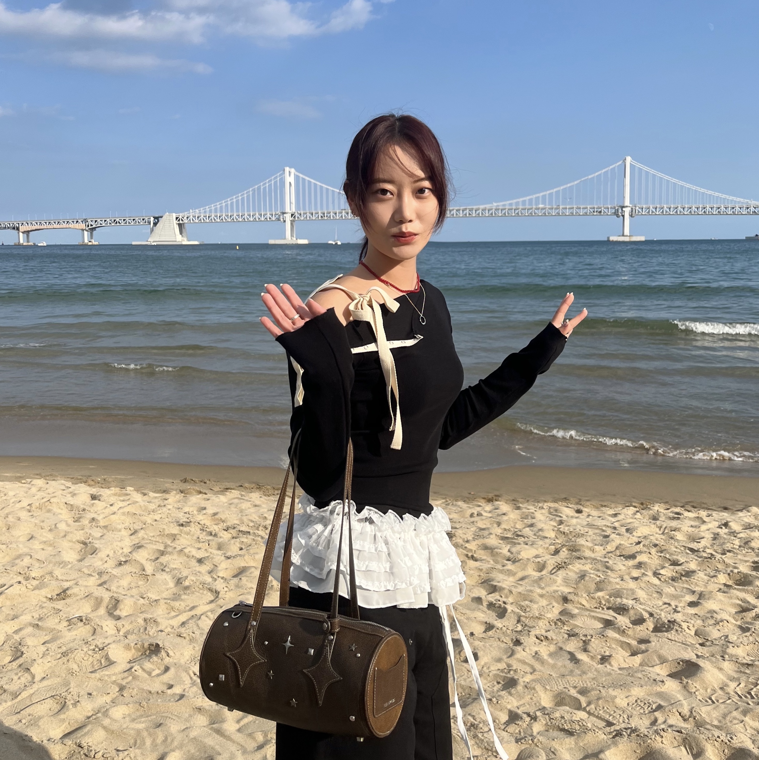 For Appeal Western Stud Leather Shoulder Bag Brown, (W) Glowny Isa Asymmetrical Knit Top Black 착용 스타일