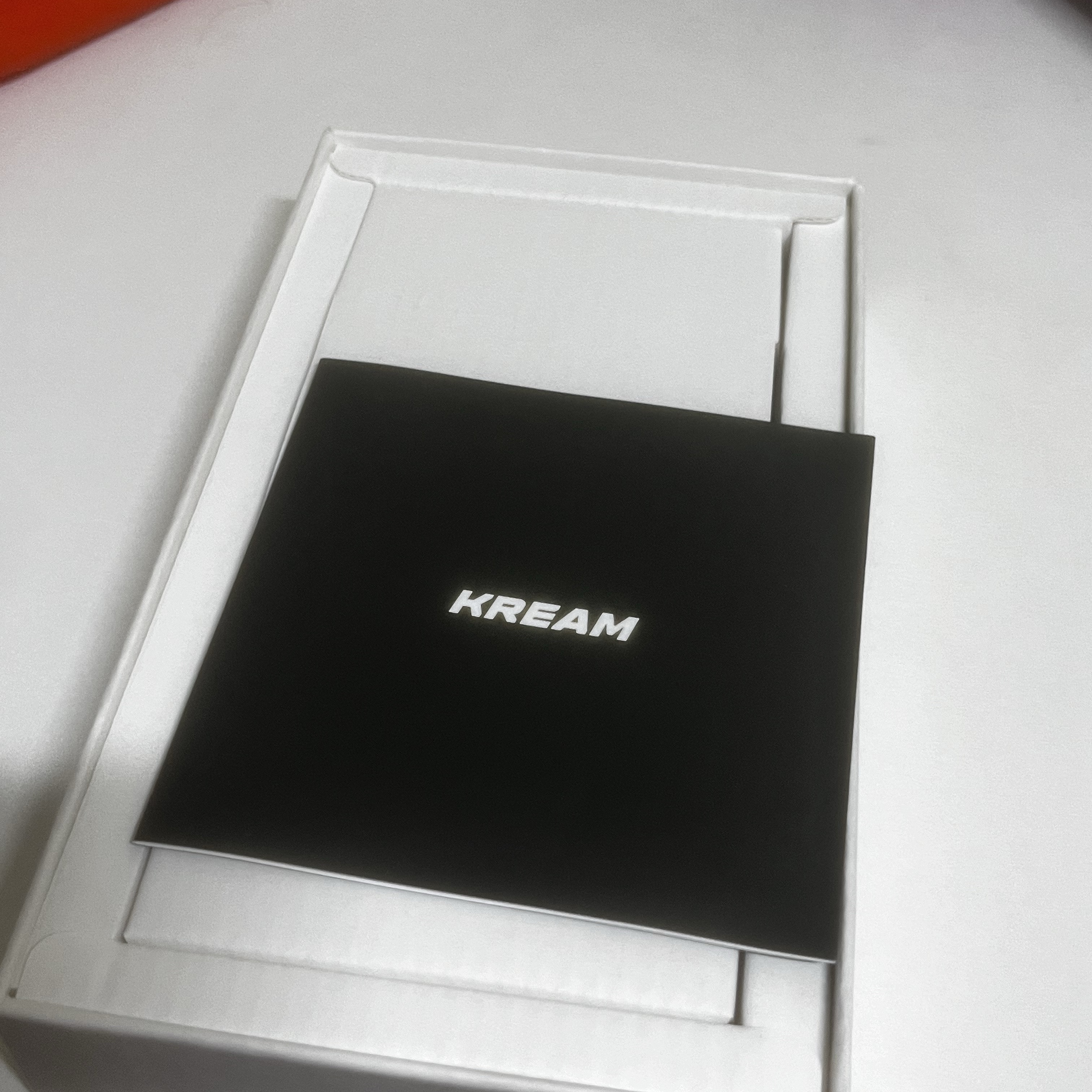 [S등급] Refurbished Galaxy S24+ 256GB Marble Gray 착용 스타일 - 3