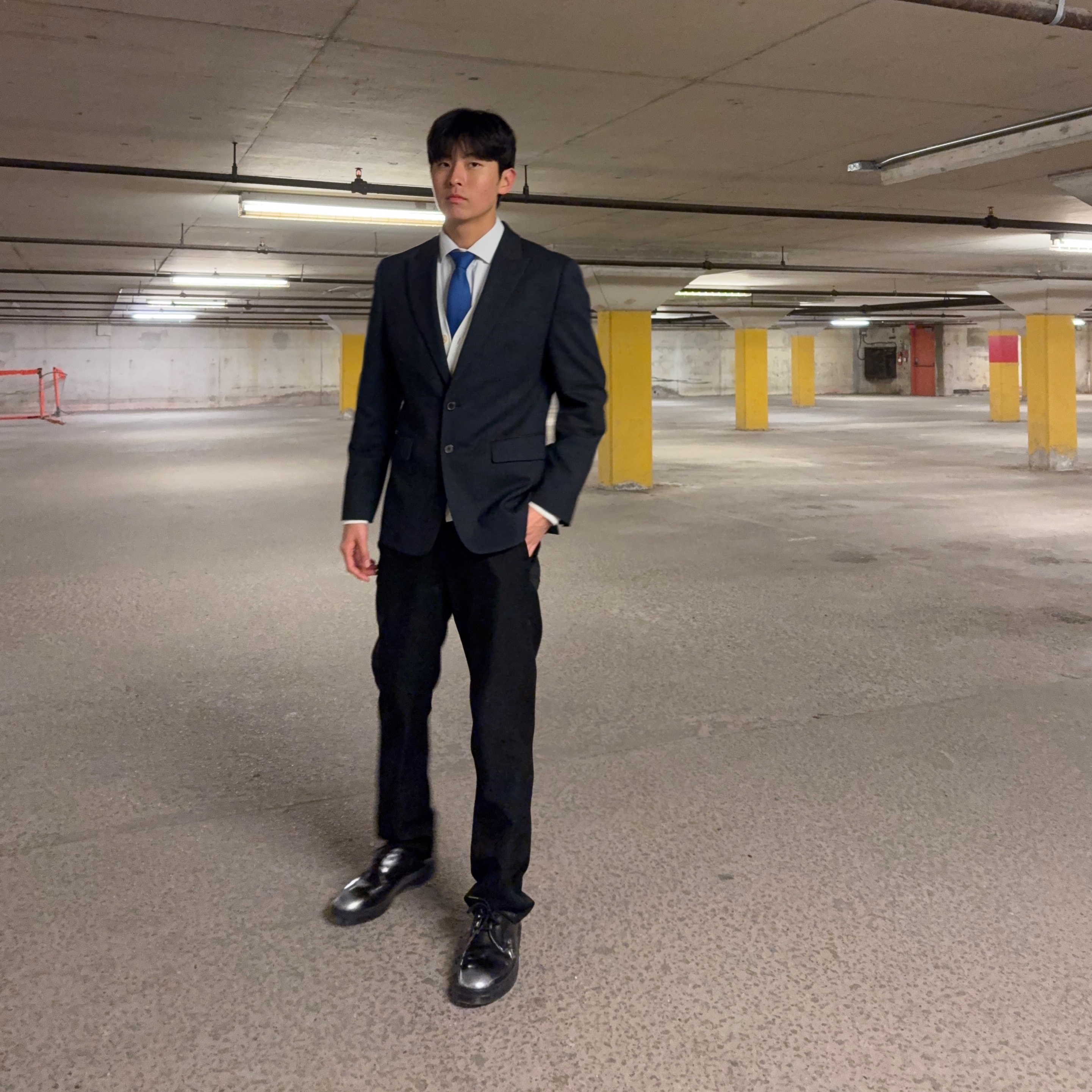 Dr. Martens x Supreme 1461 Gray Silver 착용 스타일