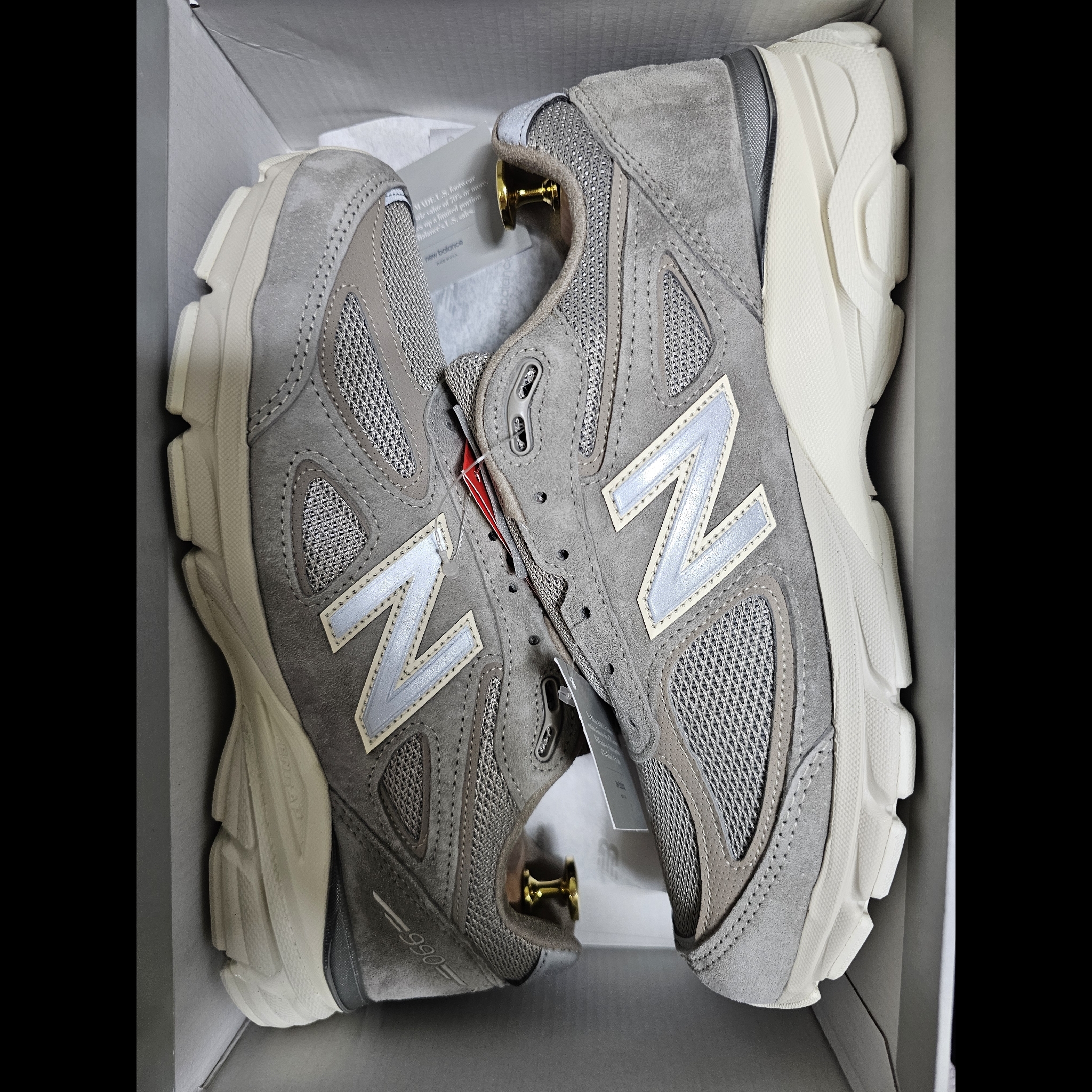 New Balance x Kith 101 990v4 Made in USA Moonrock 착용 스타일