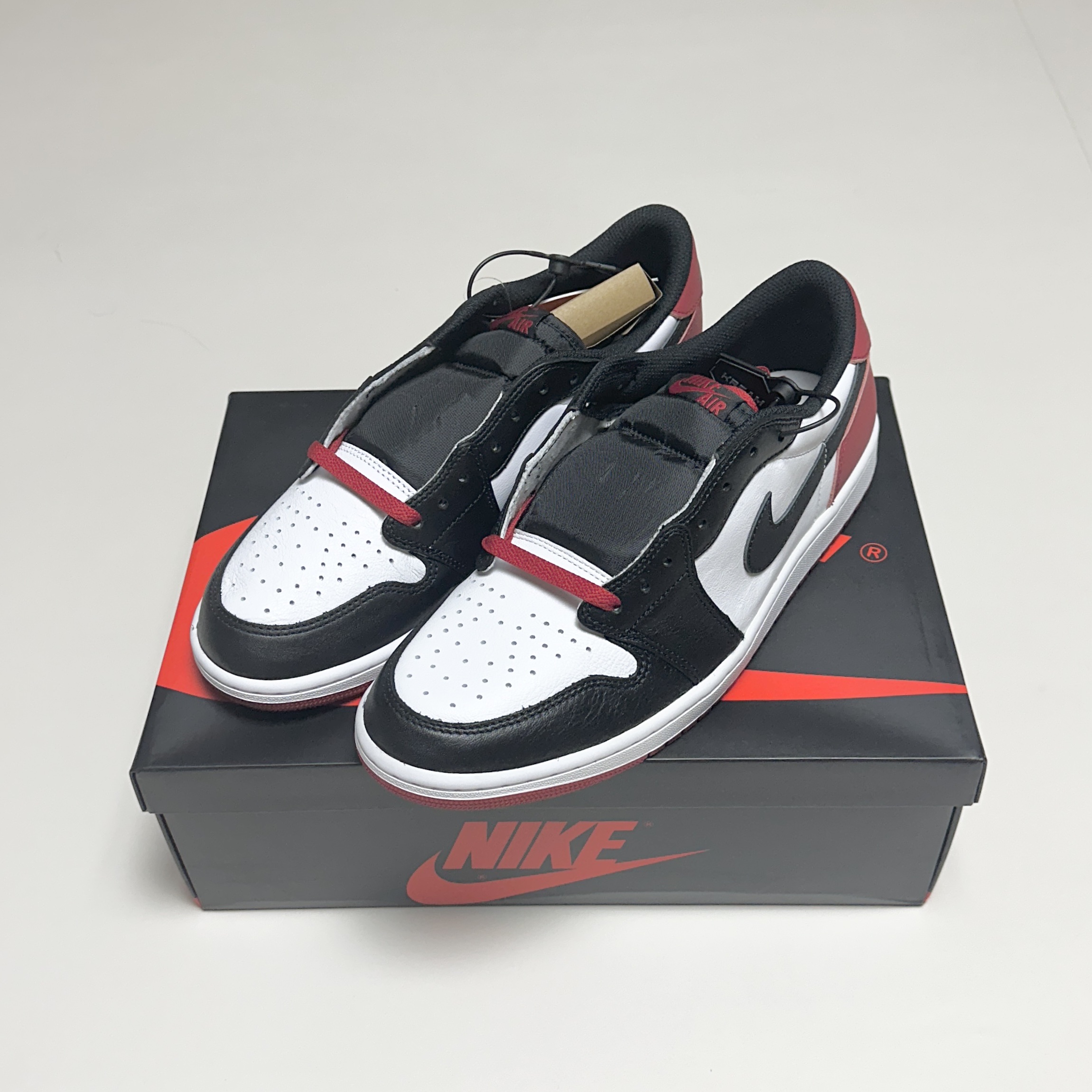 Jordan 1 Retro Low OG Black Toe 착용 스타일 - 3